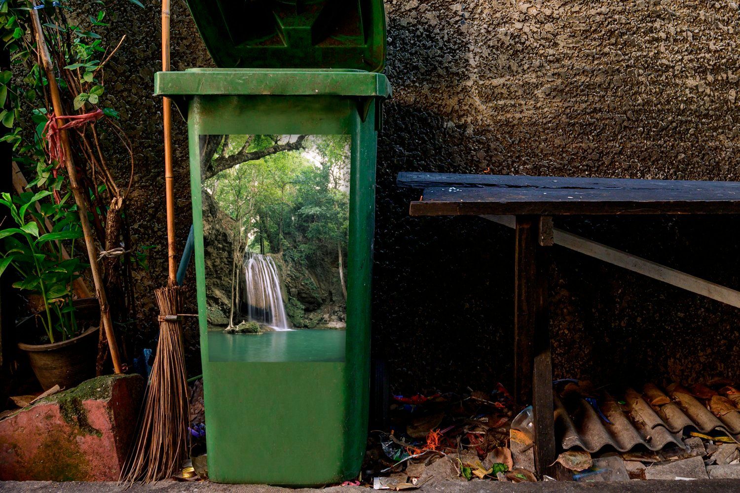 Container, Thailands in Mülltonne, Wasserfall Mülleimer-aufkleber, Erawan-Nationalpark St), (1 hoher MuchoWow Sticker, Ein Abfalbehälter Wandsticker