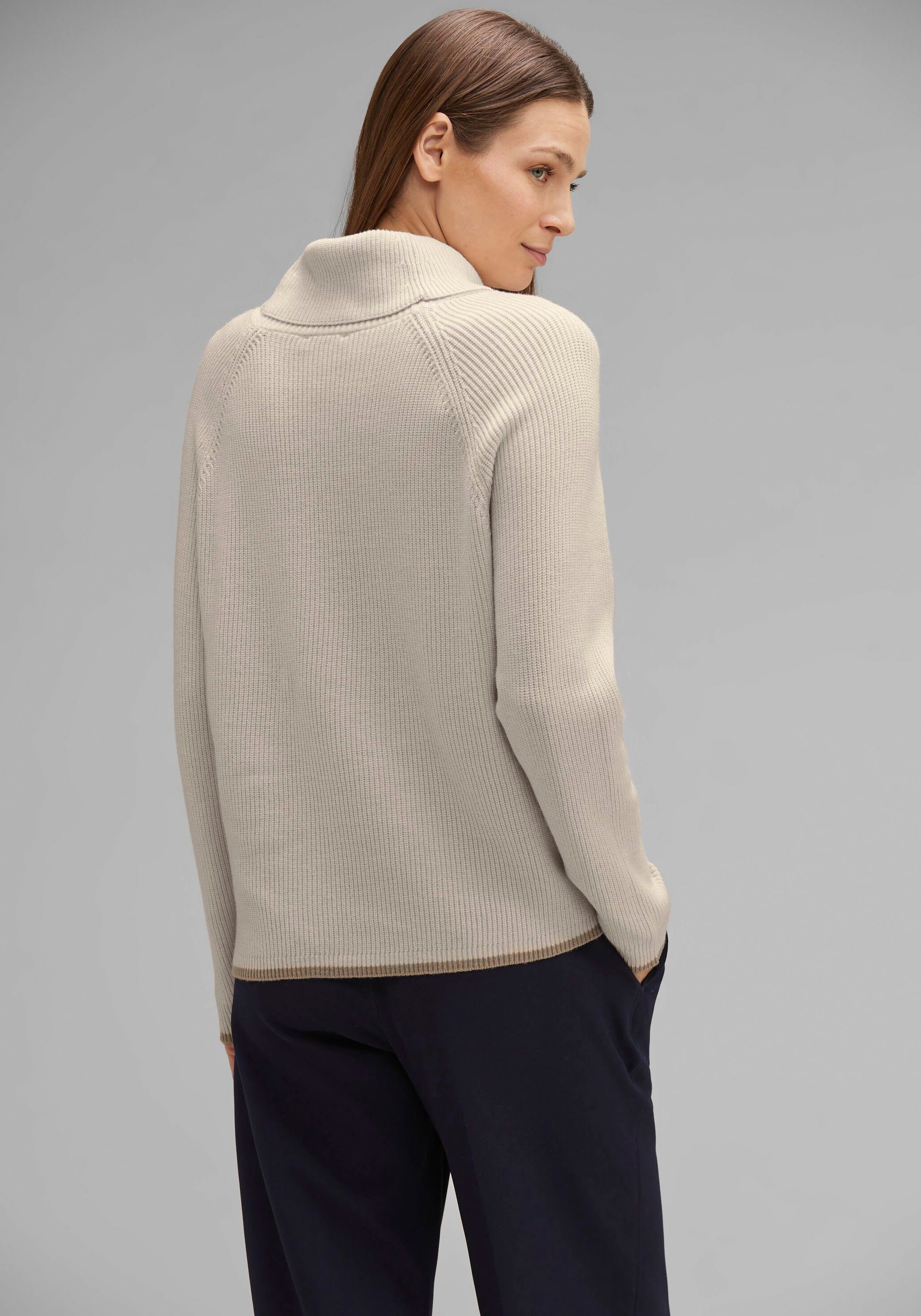 farblich abgesetzten cream Rollkragenpullover whisper mit ONE Bündchen STREET