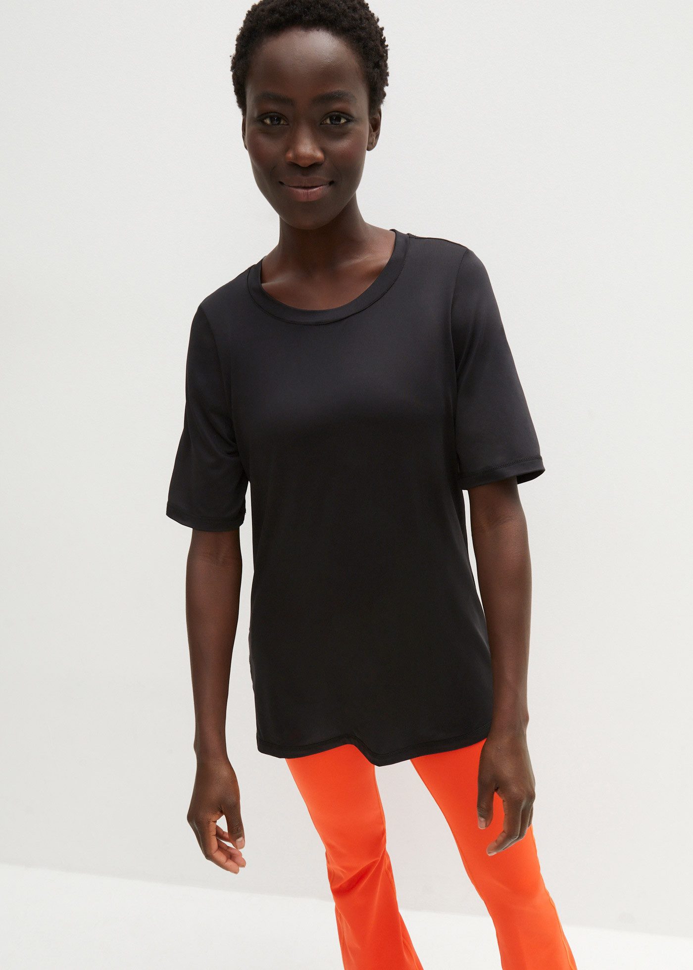 bonprix T-Shirt bequeme Passform, Halbarm, sportlicher Stil, mit Mesheinsat günstig online kaufen