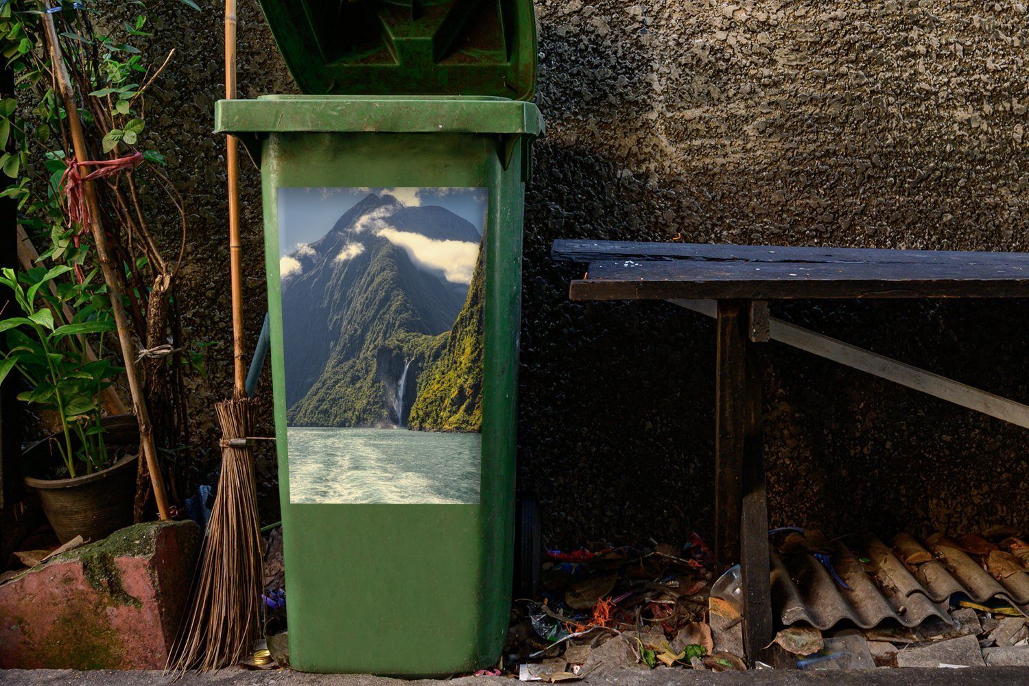 Wandsticker Mülleimer-aufkleber, - Wasserfall St), Berge - Sticker, Mülltonne, Neuseeland Container, MuchoWow Abfalbehälter (1