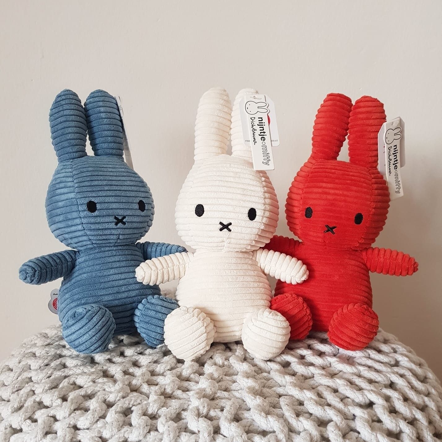 Bon Ton Toys Kuscheltier Miffy aus Cord sitzend Farbe Aviator Blue Blau 23 cm