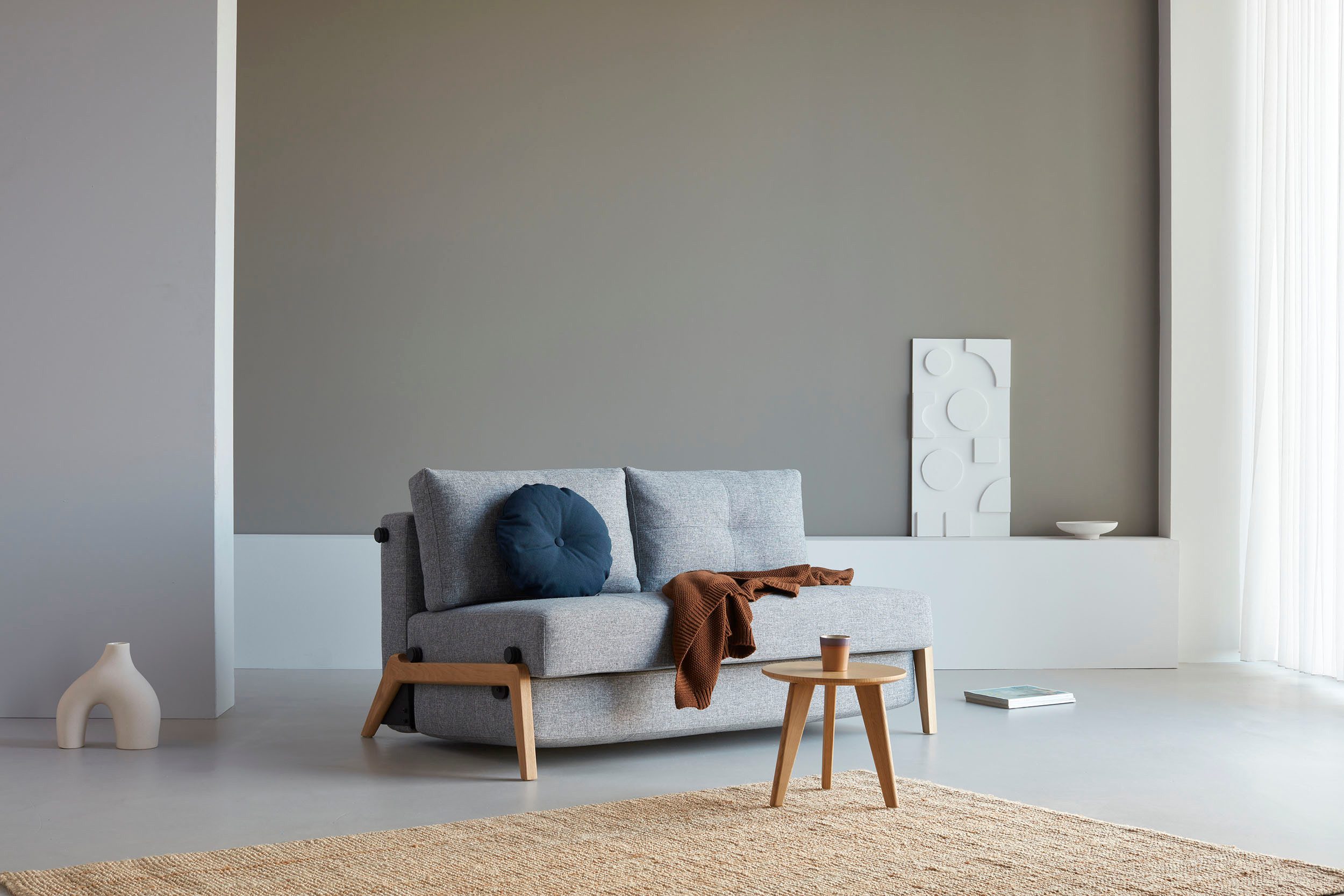 INNOVATION LIVING ™ Schlafsofa Cubed Klappsofa, hochwertige Schlaffunktion, Design und extra Komfort, Frontauszug, sehr platzsparend, abgewinkelt Sitzen, waagerecht liegen