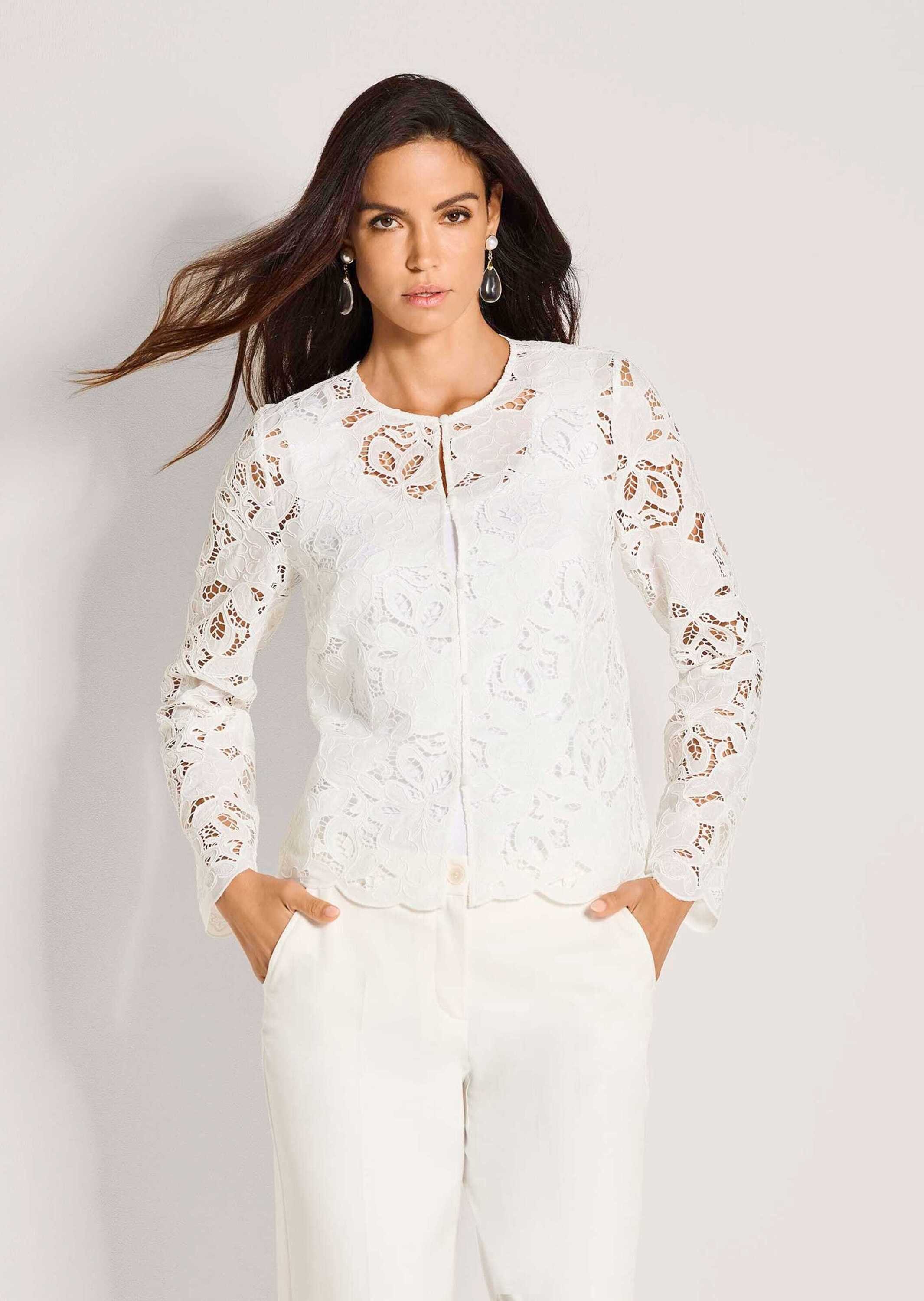 MADELEINE Langarmbluse Blusenshirt mit floraler Spitze Sommerbluse mit Rundhals, Knopfleiste, Bogenkanten und Langarm