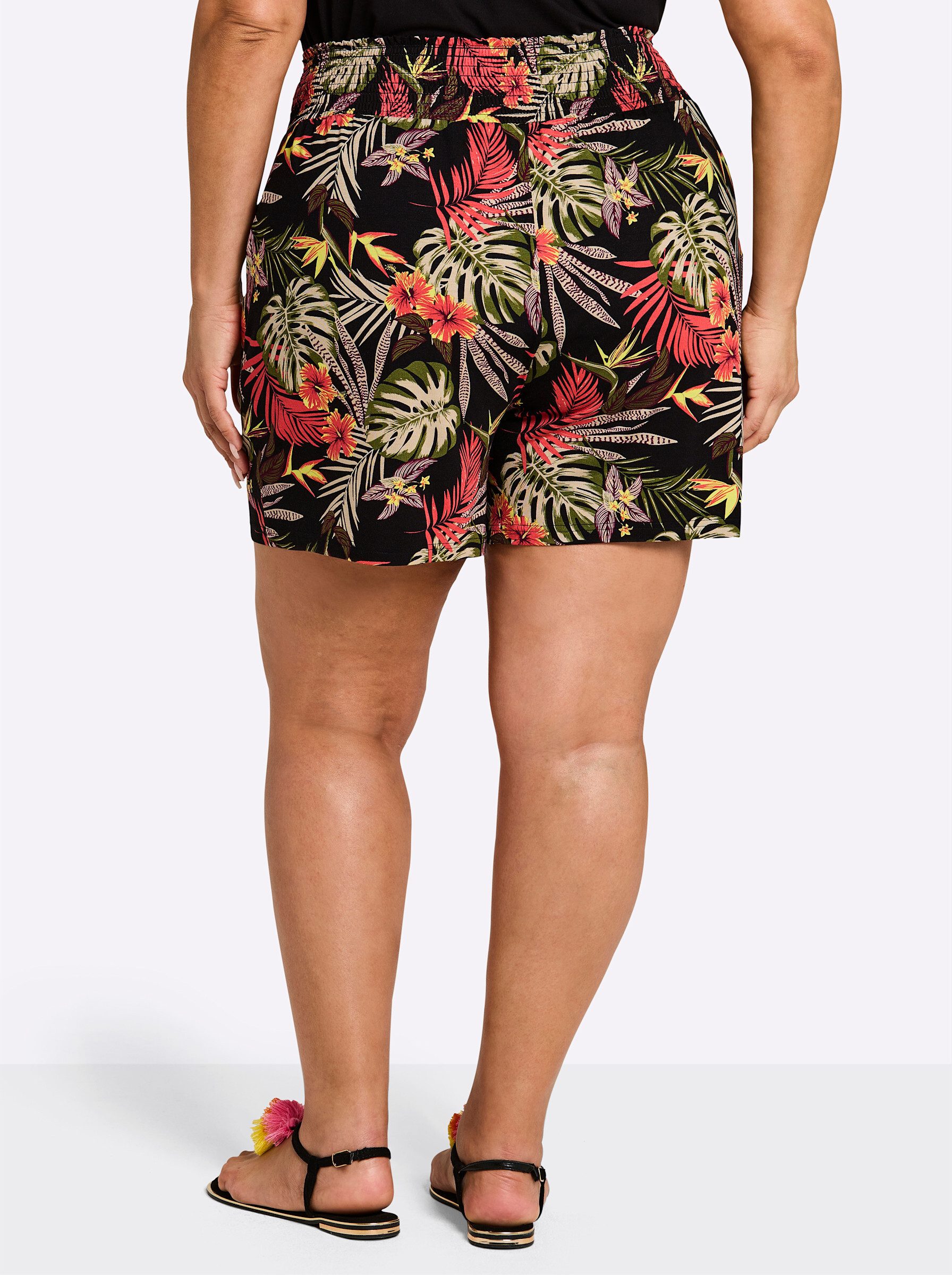 Sheego Strandkleid Shorts erhöht