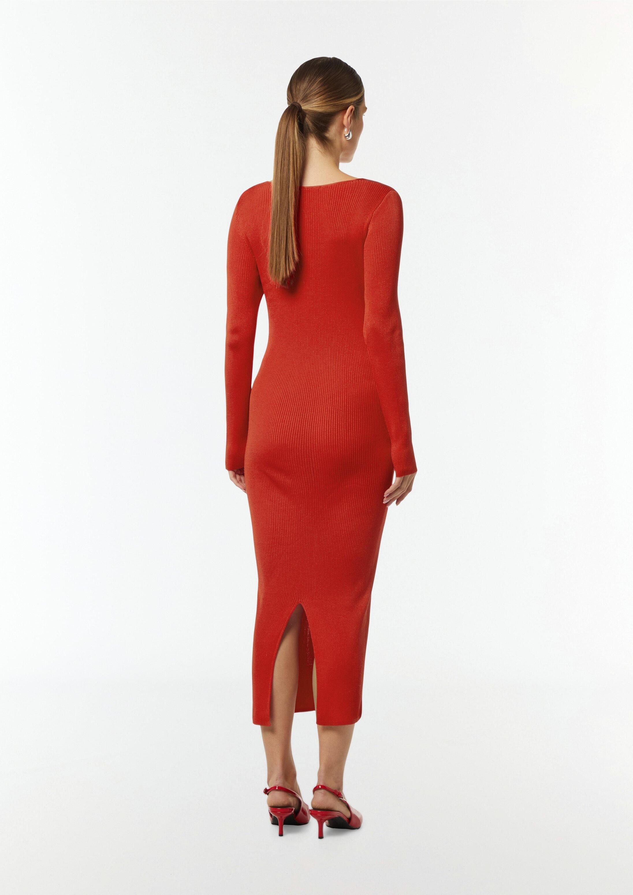 comma Maxikleid Kleid Geripptes Slim-Fit-Kleid mit V-Ausschnitt