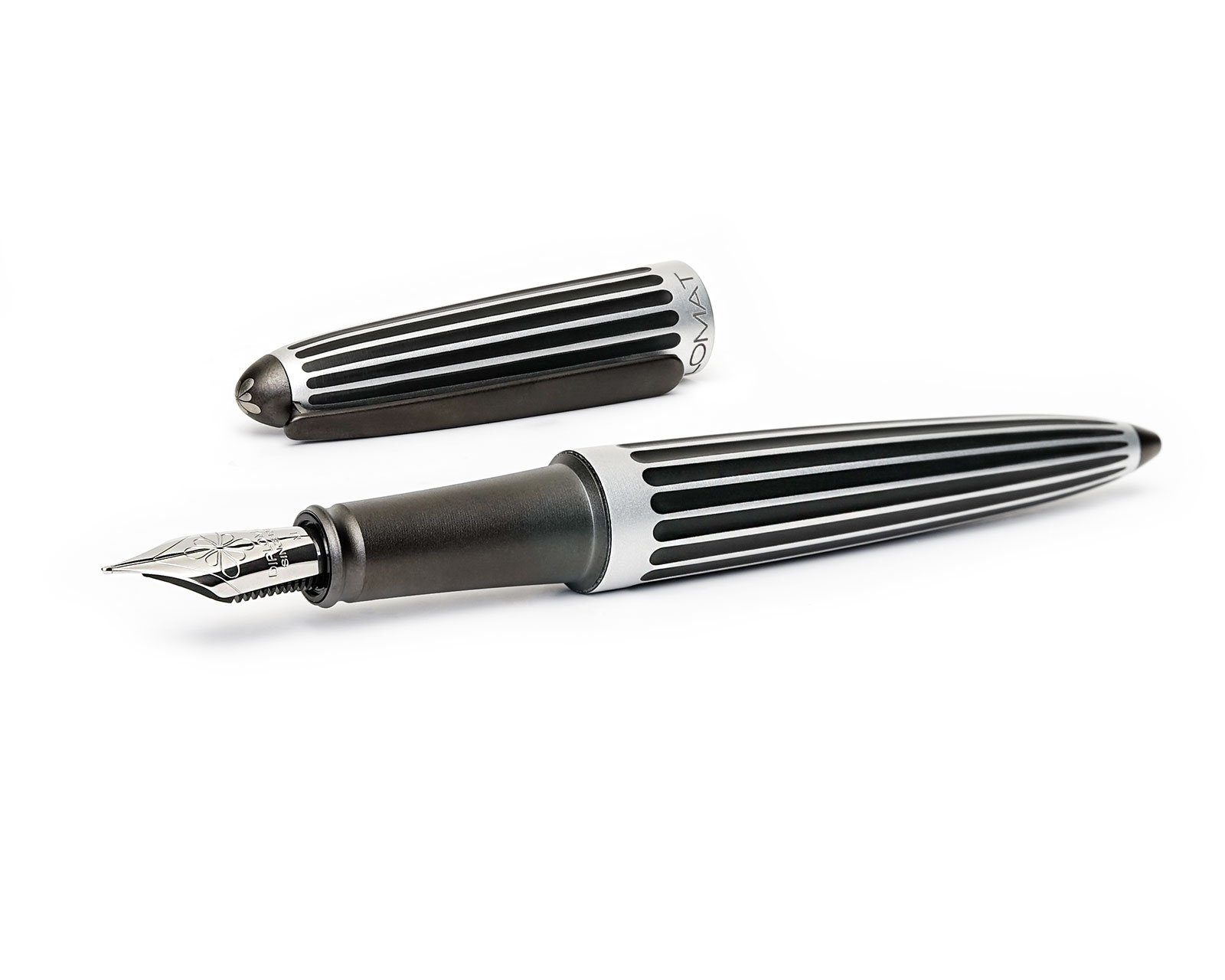 DIPLOMAT Füllhalter Füllhalter Aero "stripes black", Stärke M, (Füllhalter mit Tintenkonverter), MADE IN GERMANY