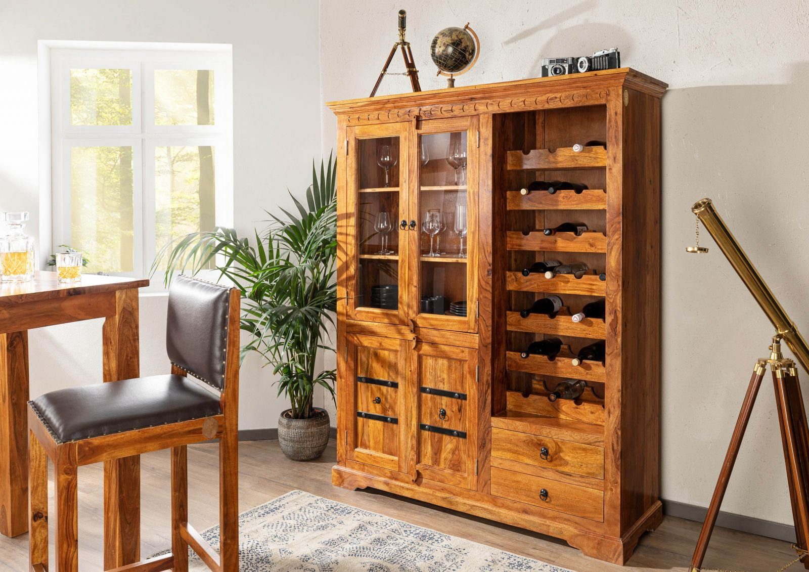 Massivmoebel24 Weinschrank Weinschrank Akazie 144x47x180 honig  lackiert OXFORD #0519