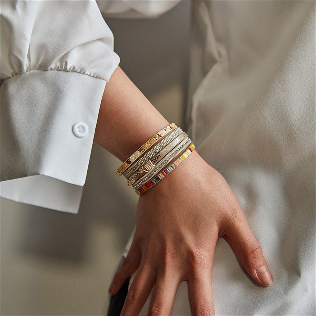 DÖRÖY Lederarmband Bohème-Armband mit mehreren Schichten, Leder- und Diamantarmband Gold