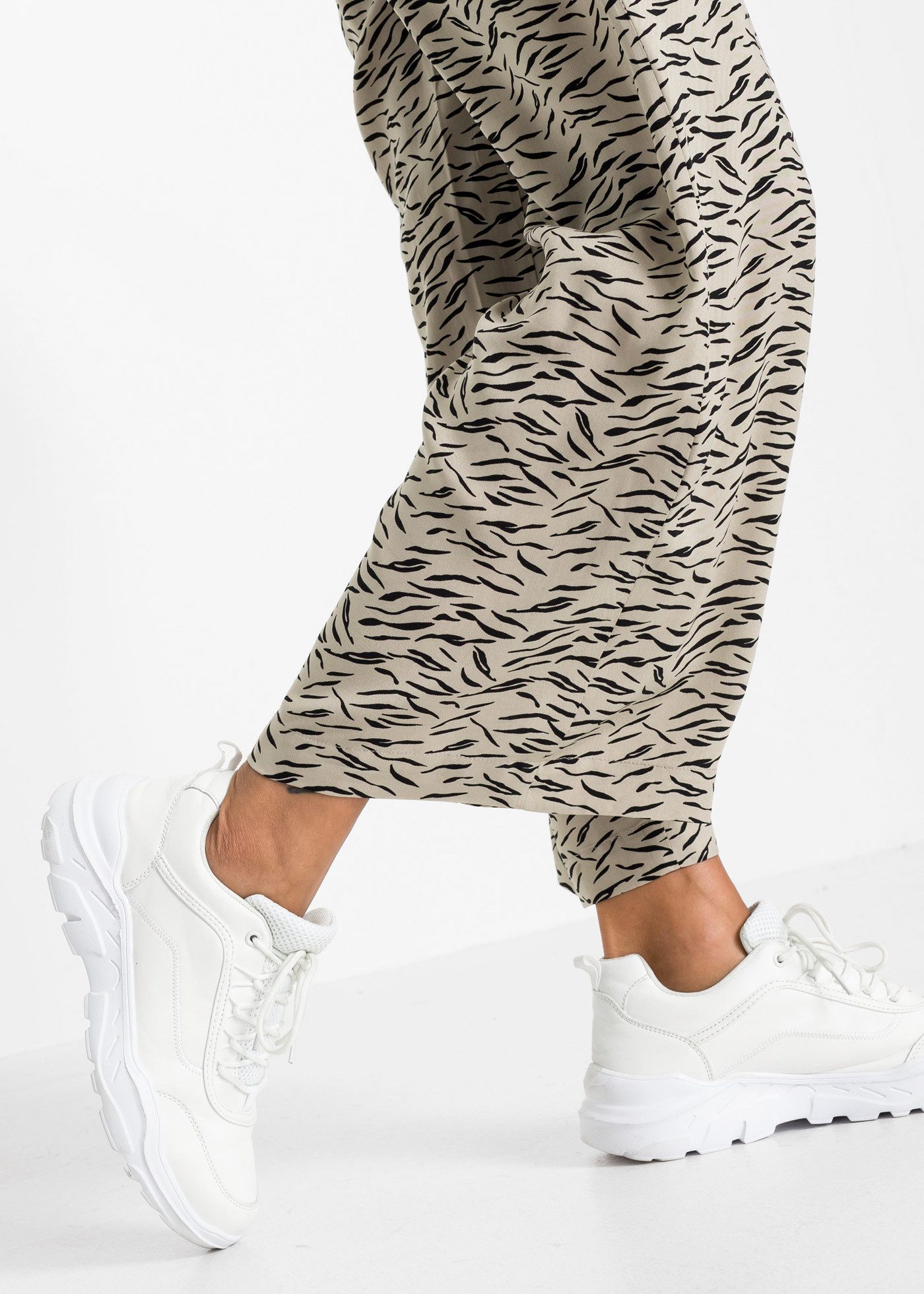bonprix Palazzohose aus Viskose, lockere Passform, weiter Bein, casual Stil