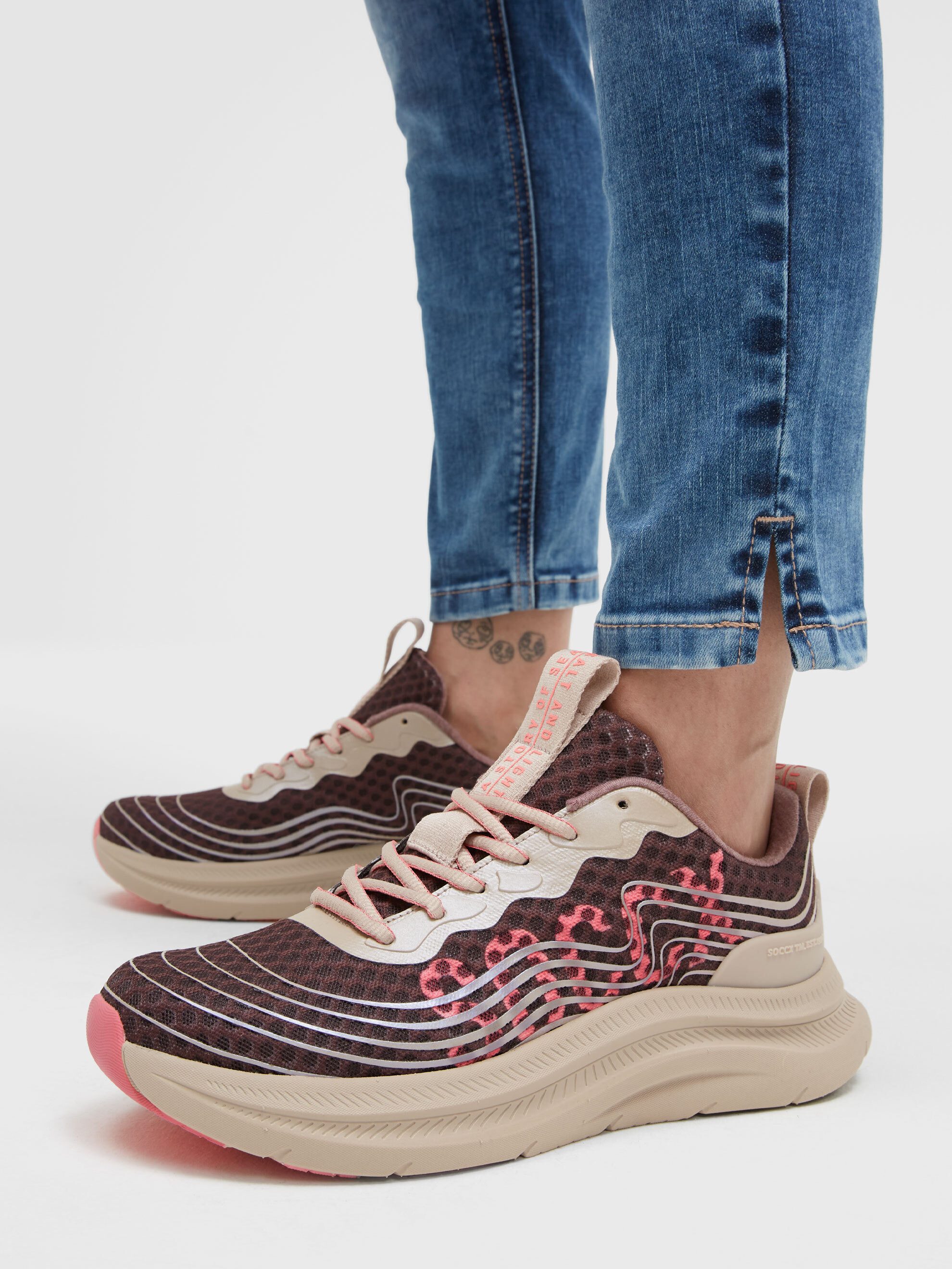 SOCCX Sneaker mit Wechselfußbett