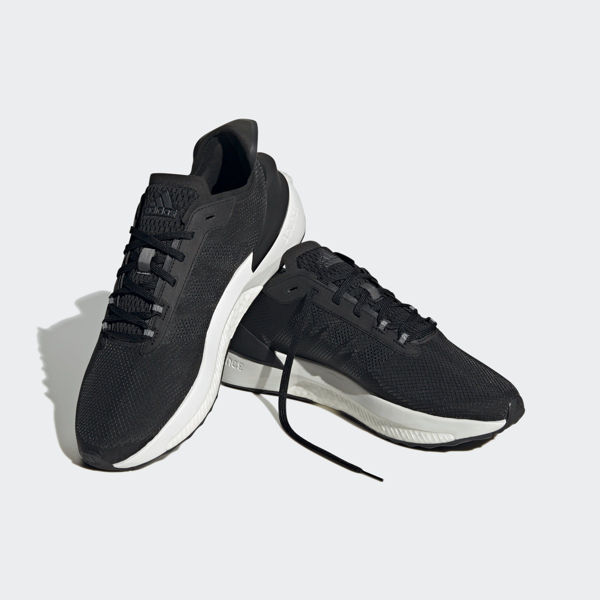 adidas Sportswear Black Grey AVRYN / Sneaker Three / Carbon Core