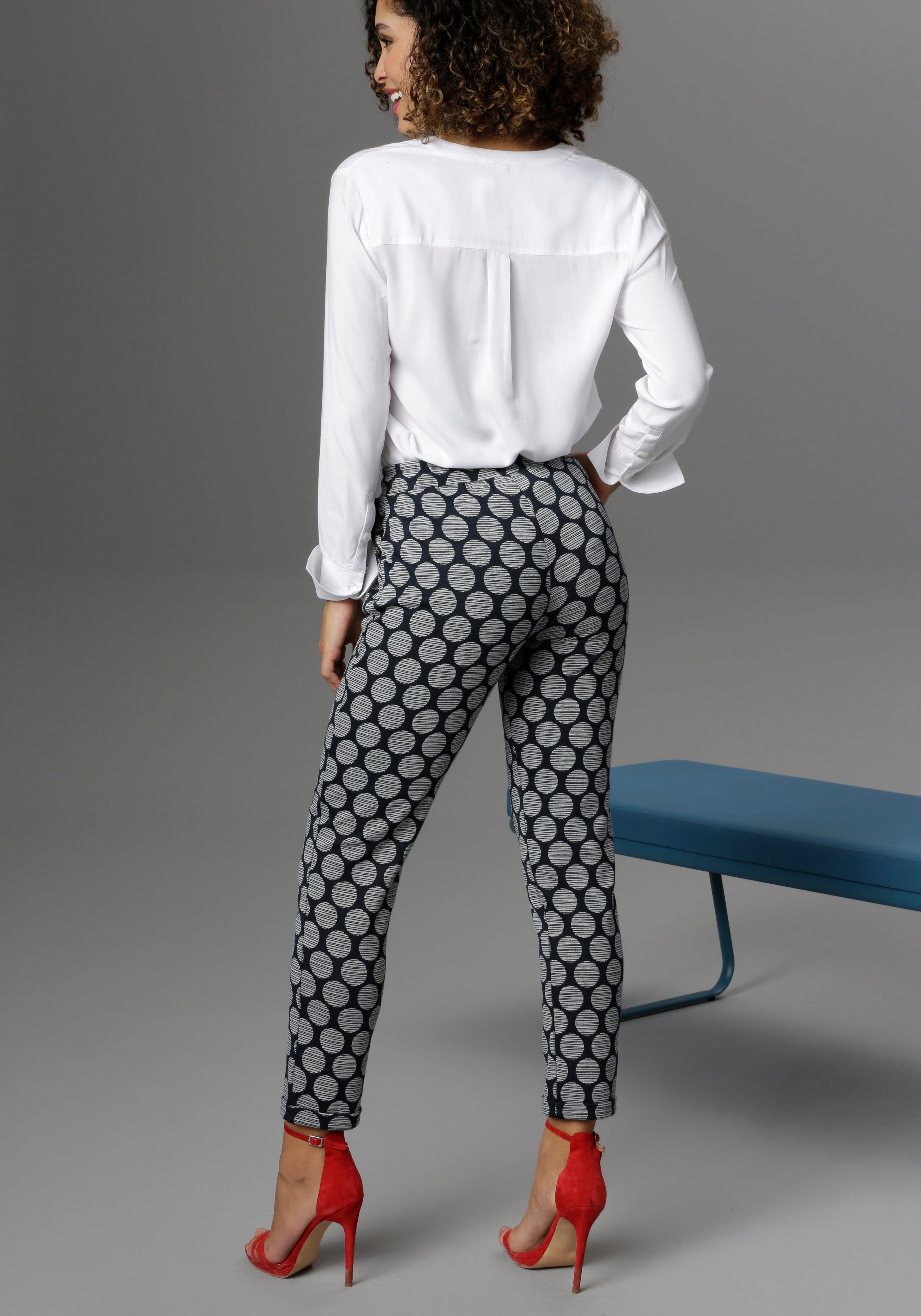 Aniston SELECTED Schlupfhose mit gestreiften Punkten günstig online kaufen