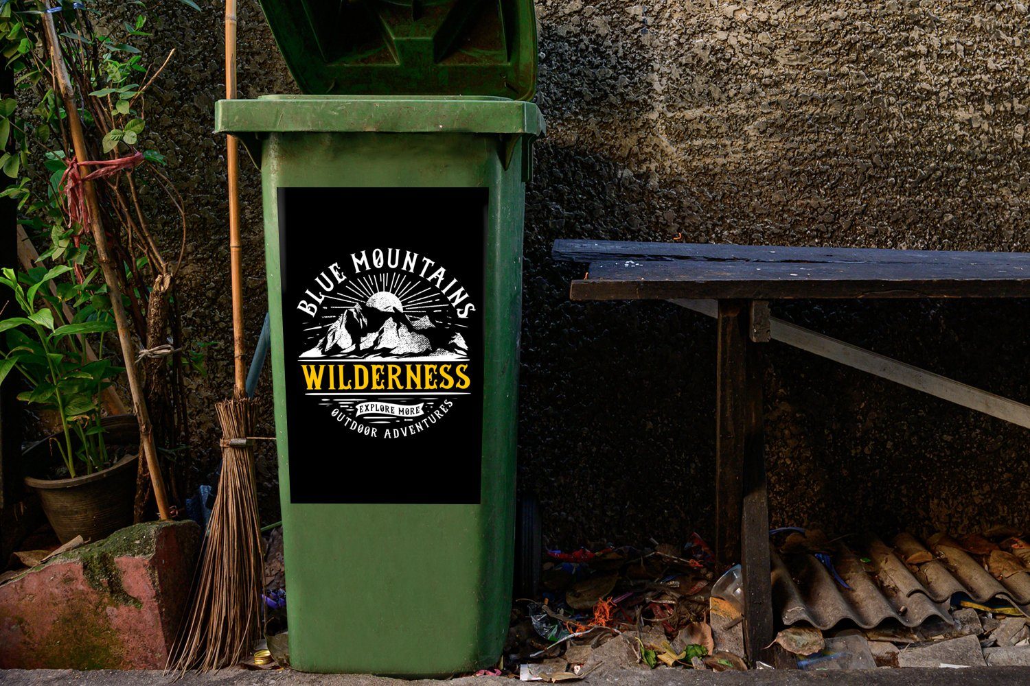 MuchoWow Wandsticker Berg - Wild Sticker, Jahrgang Abfalbehälter Container, Mülleimer-aufkleber, Mülltonne, St), (1 