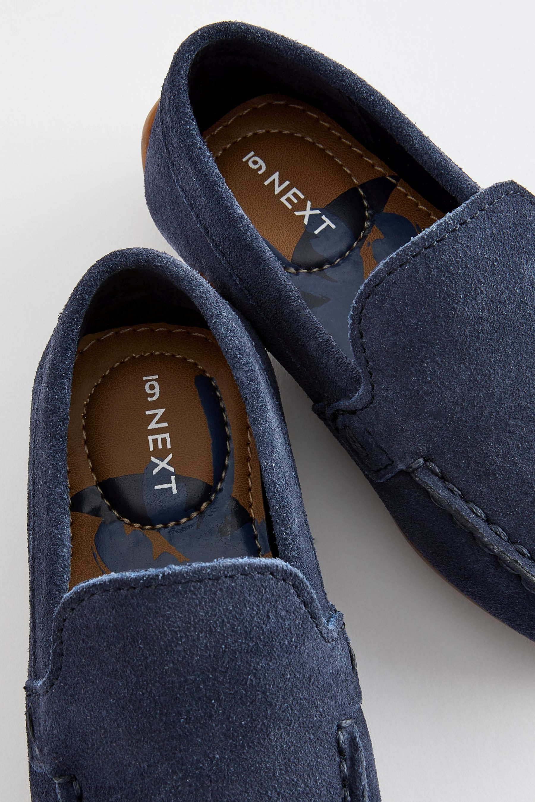Next Schlupf-Loafer aus Veloursleder, weite Passform Loafer (1-tlg)
