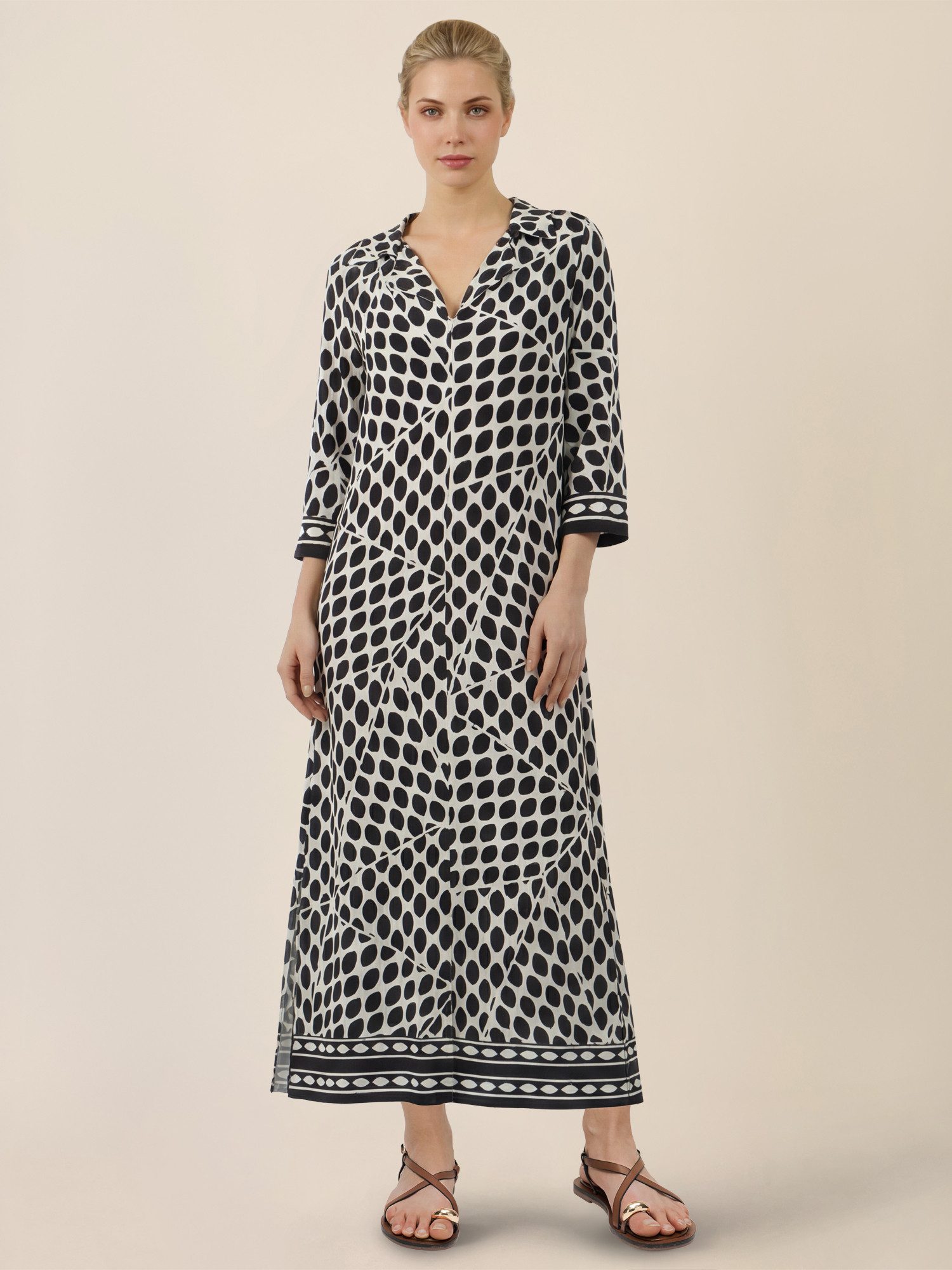 Apart Jerseykleid mit V-Ausschnitt und Grafikmuster