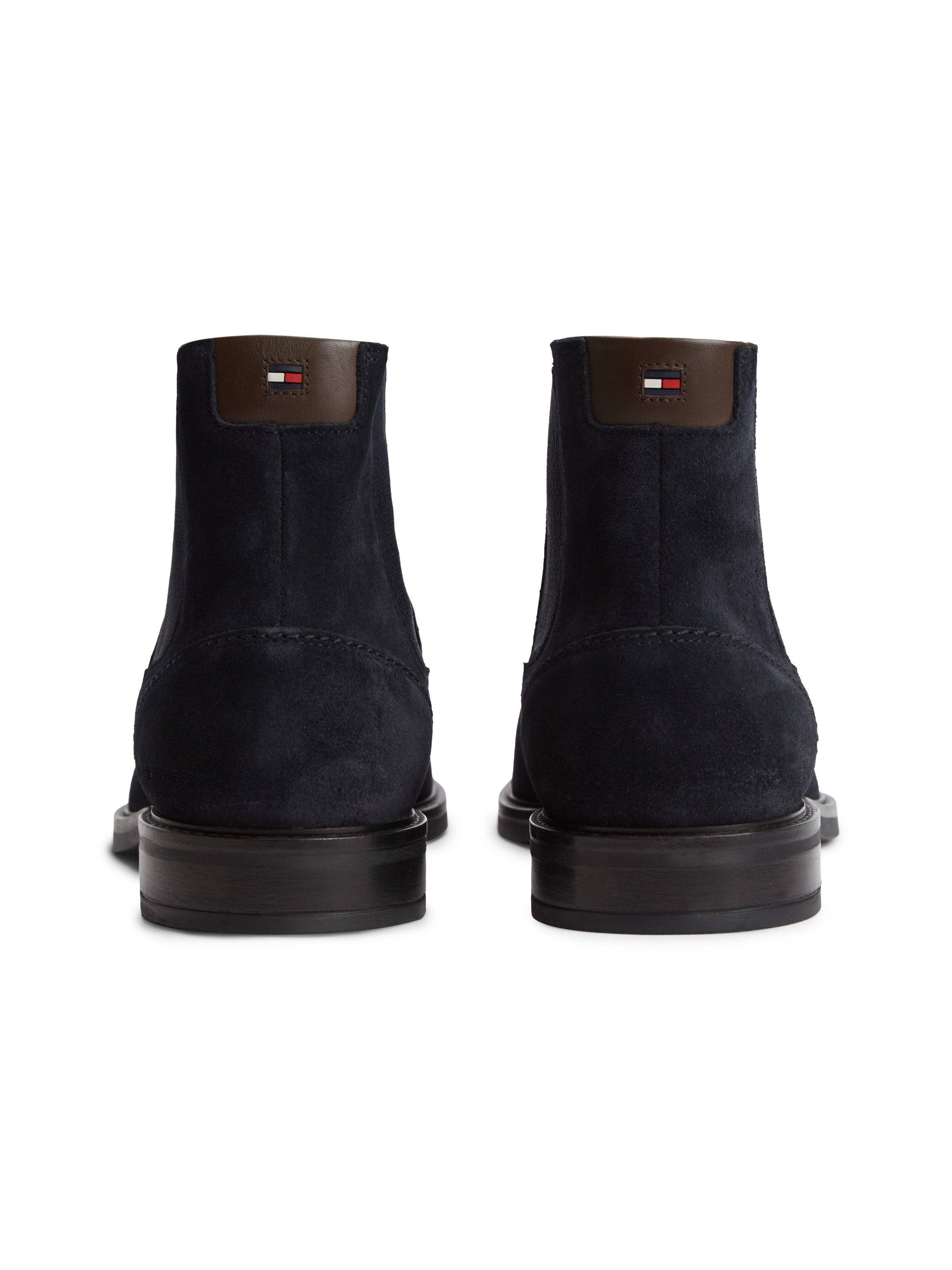 Tommy Hilfiger CORPORATE DRESSY SUEDE CHELSEA Chelseaboots Blockabsatz, Stiefelette mit beidseitigem Stretcheinsatz