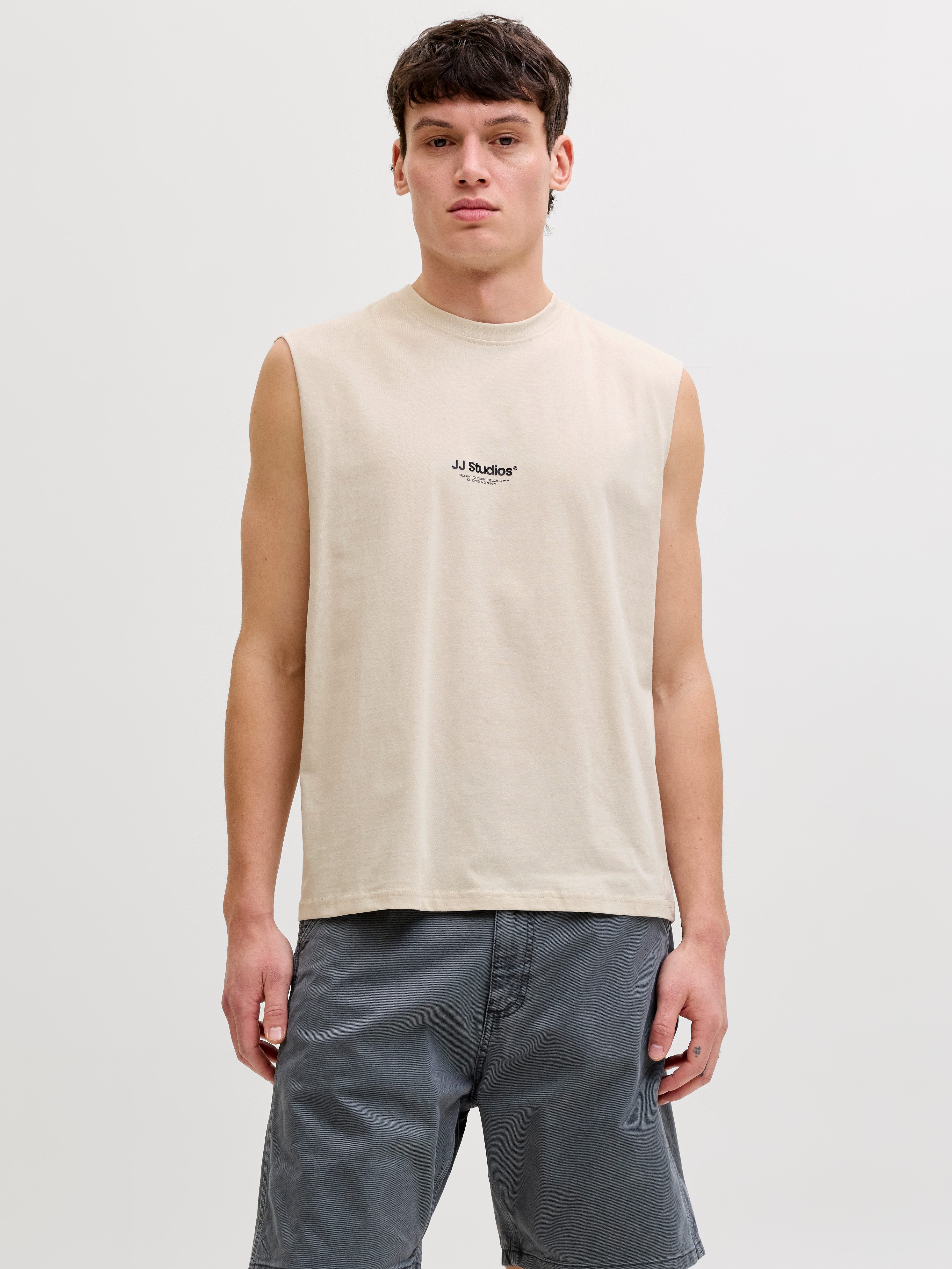 Jack & Jones Muscleshirt JJESOHO SLEEVELESS TEE SN mit Logobranding