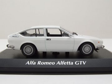 Maxichamps Modellauto Alfa Romeo Alfetta GTV 1976 weiß Modellauto 1:43 Maxichamps, Maßstab 1:43