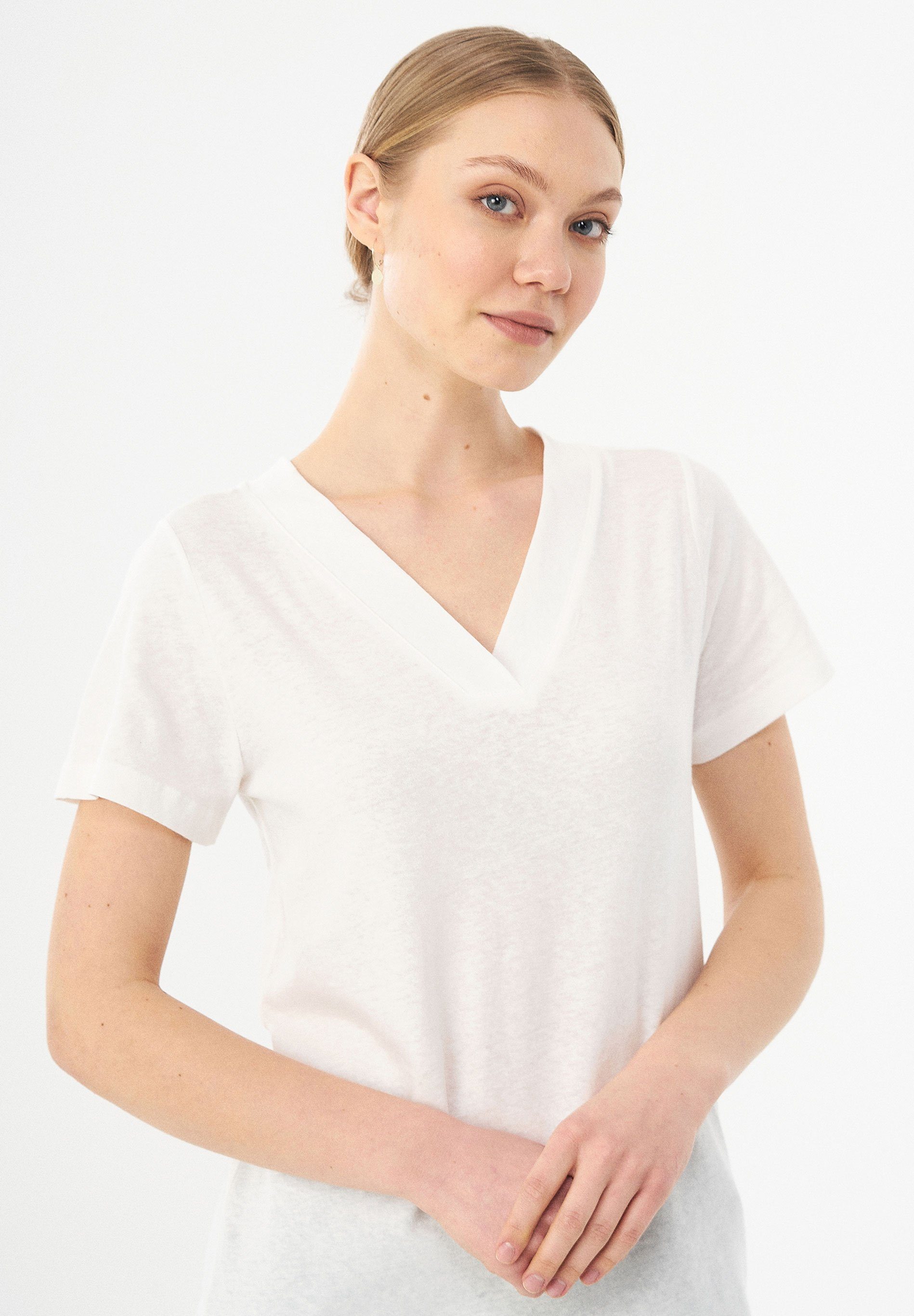 ORGANICATION T-Shirt Women's T-Shirt in Off White