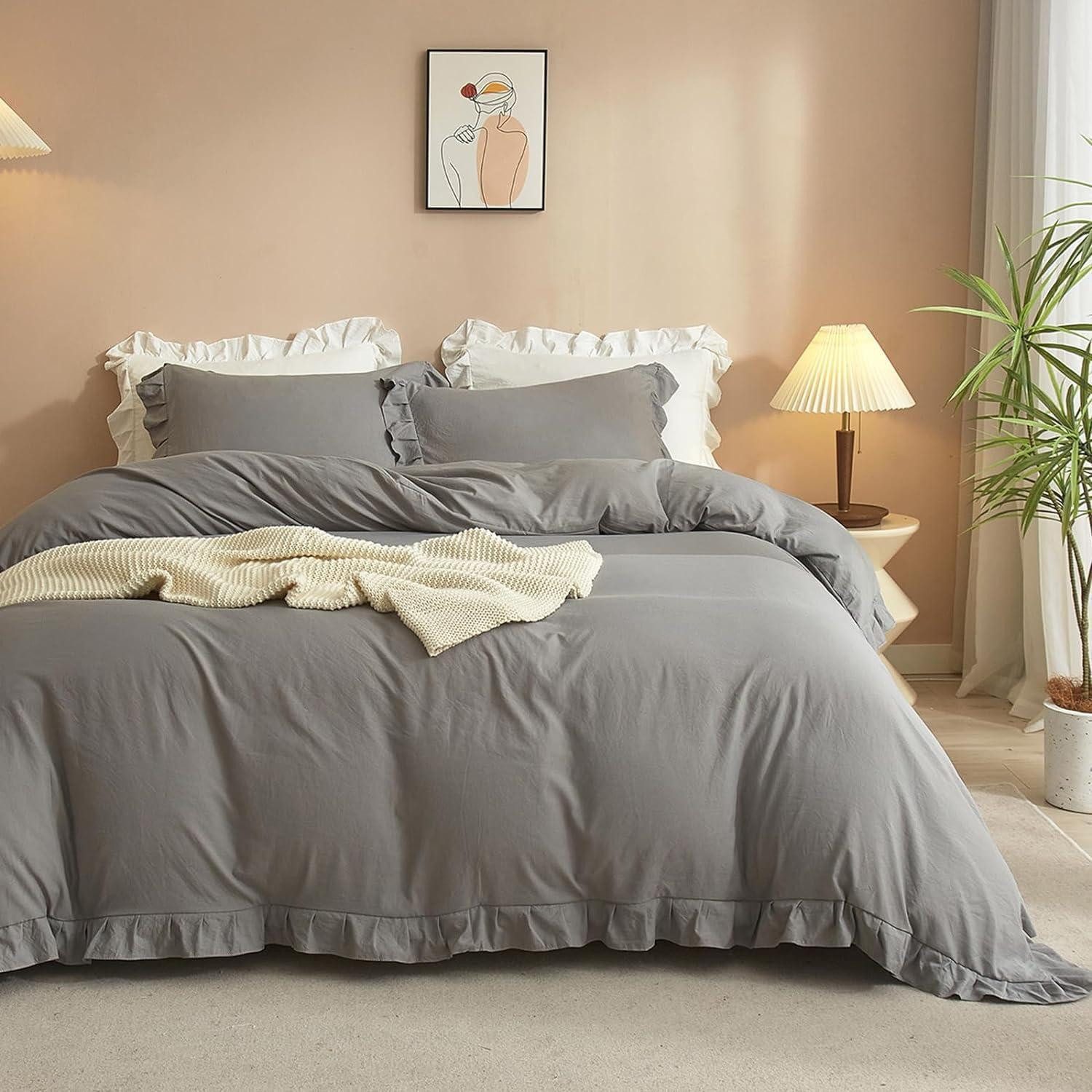 LuxusKollektion Bettwäsche Bettwäsche 135x200 Grau Blumen Rüschen Microfaser