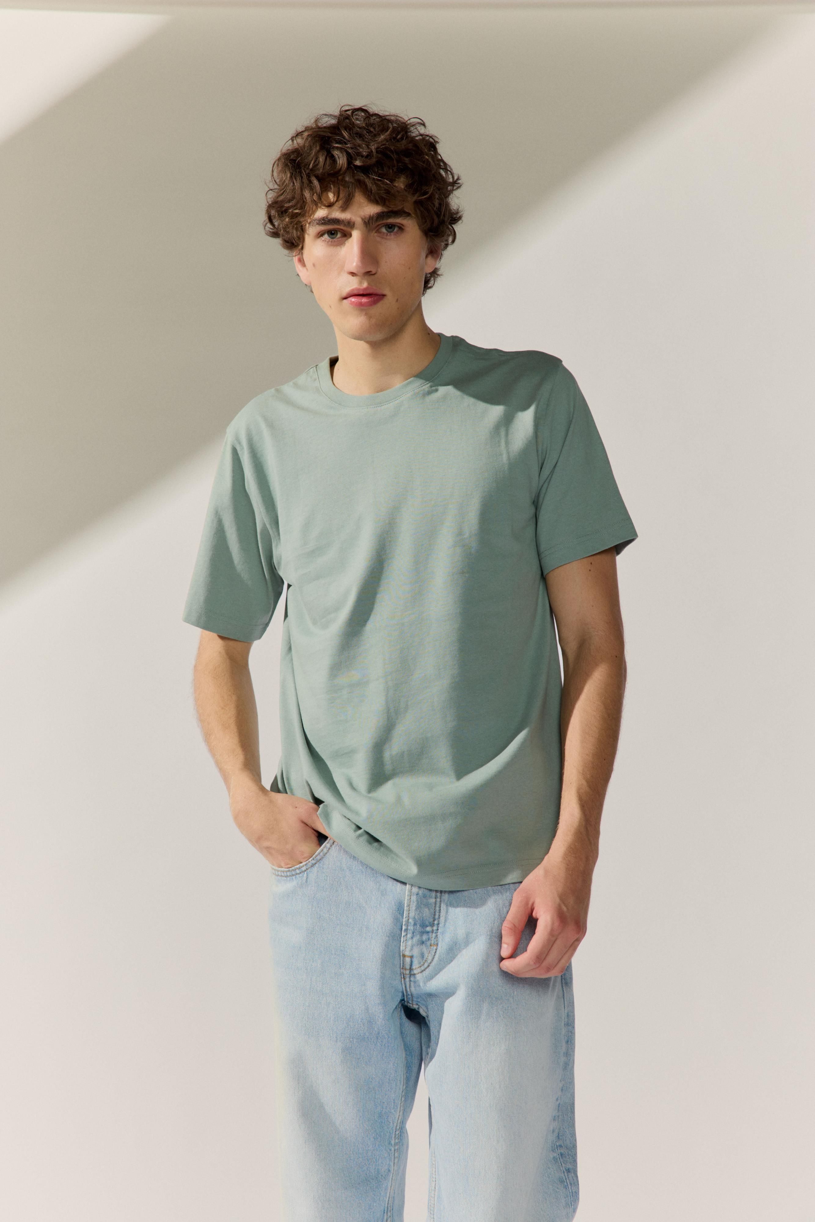 BASEFIELD T-Shirt