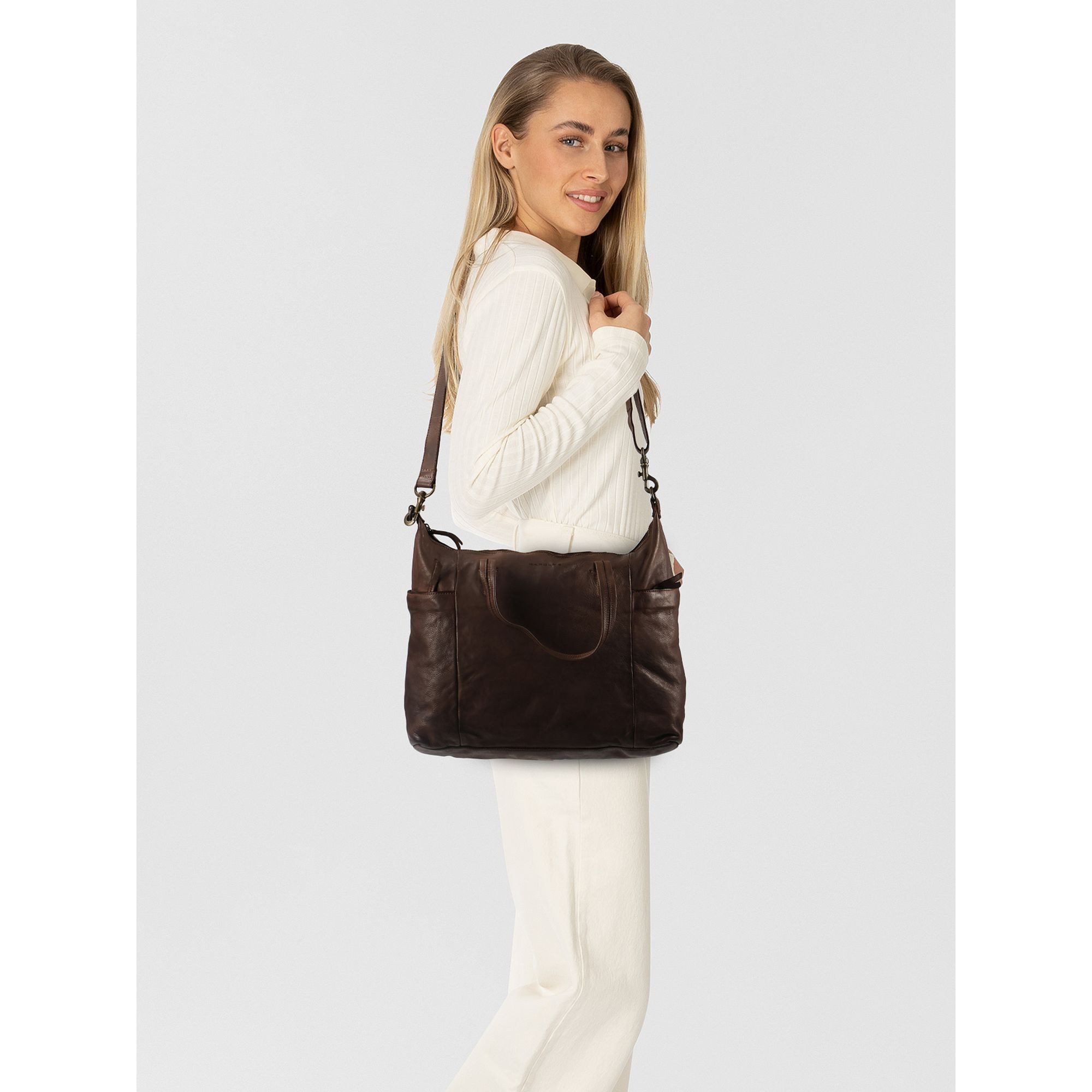 Harold's Shopper SUBMARINE, Leder