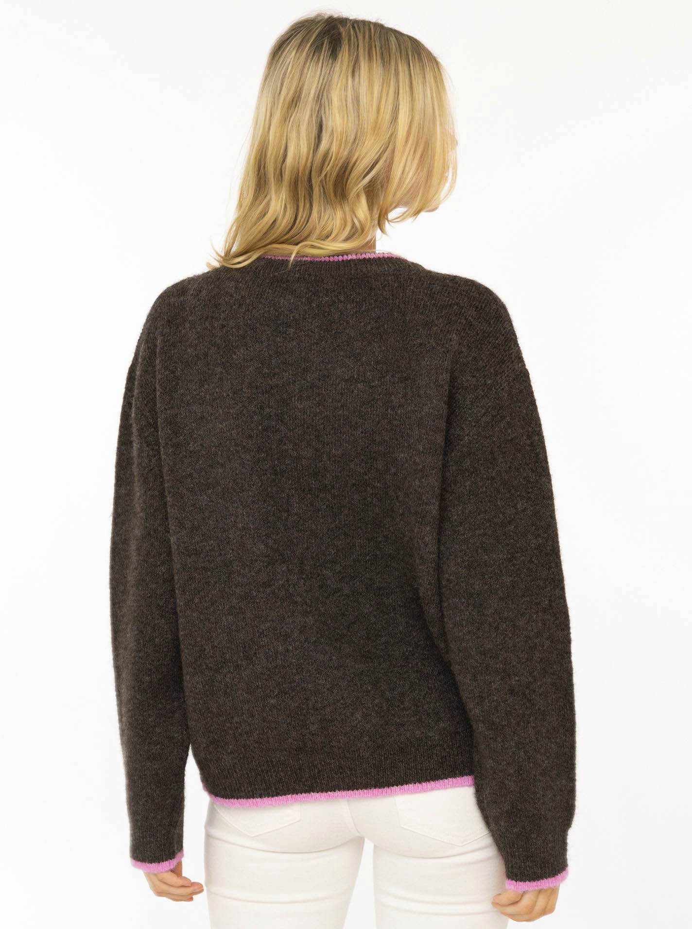 Zwillingsherz Strickjacke "ZH" mit Reißverschluss, Eingriffstaschen, Logopatch, farbige Kanten – Bild 2 von 5