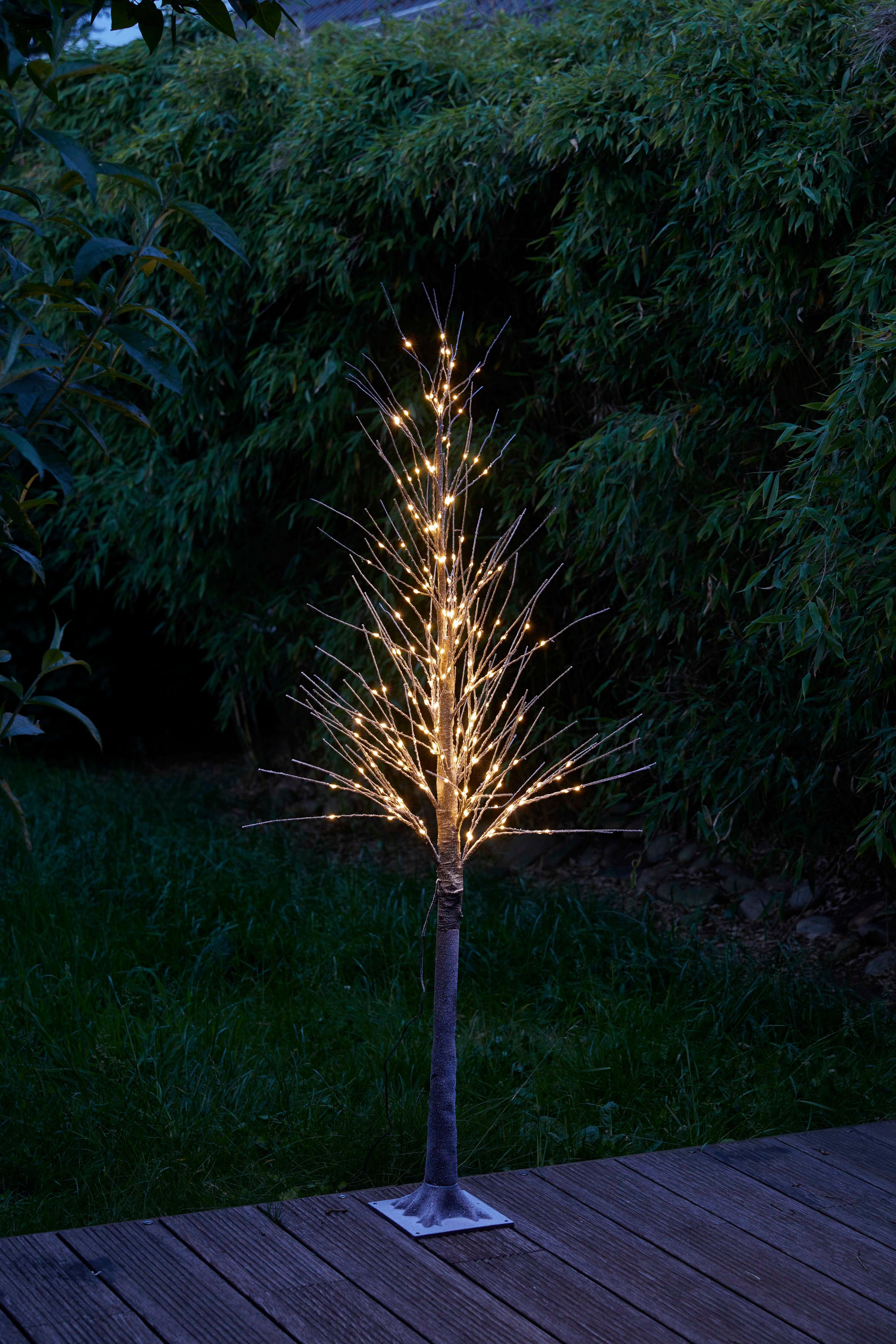 Northpoint LED Baum 150 cm Schneeverzierung 240 Warmweiße LEDs 5m Kabel & Timer-Funktion