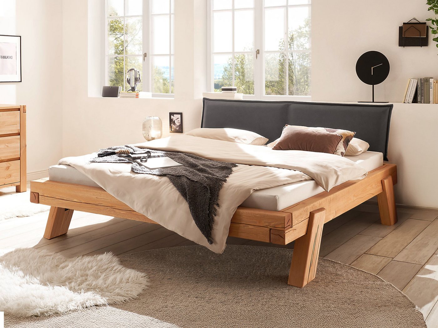 Massivart® Massivholzbett 180/140 x 200 cm Balkenbett Kiefer massiv »HAGEN«, eichefarbig honig gebeizt & geölt, Balkenkonstruktion
