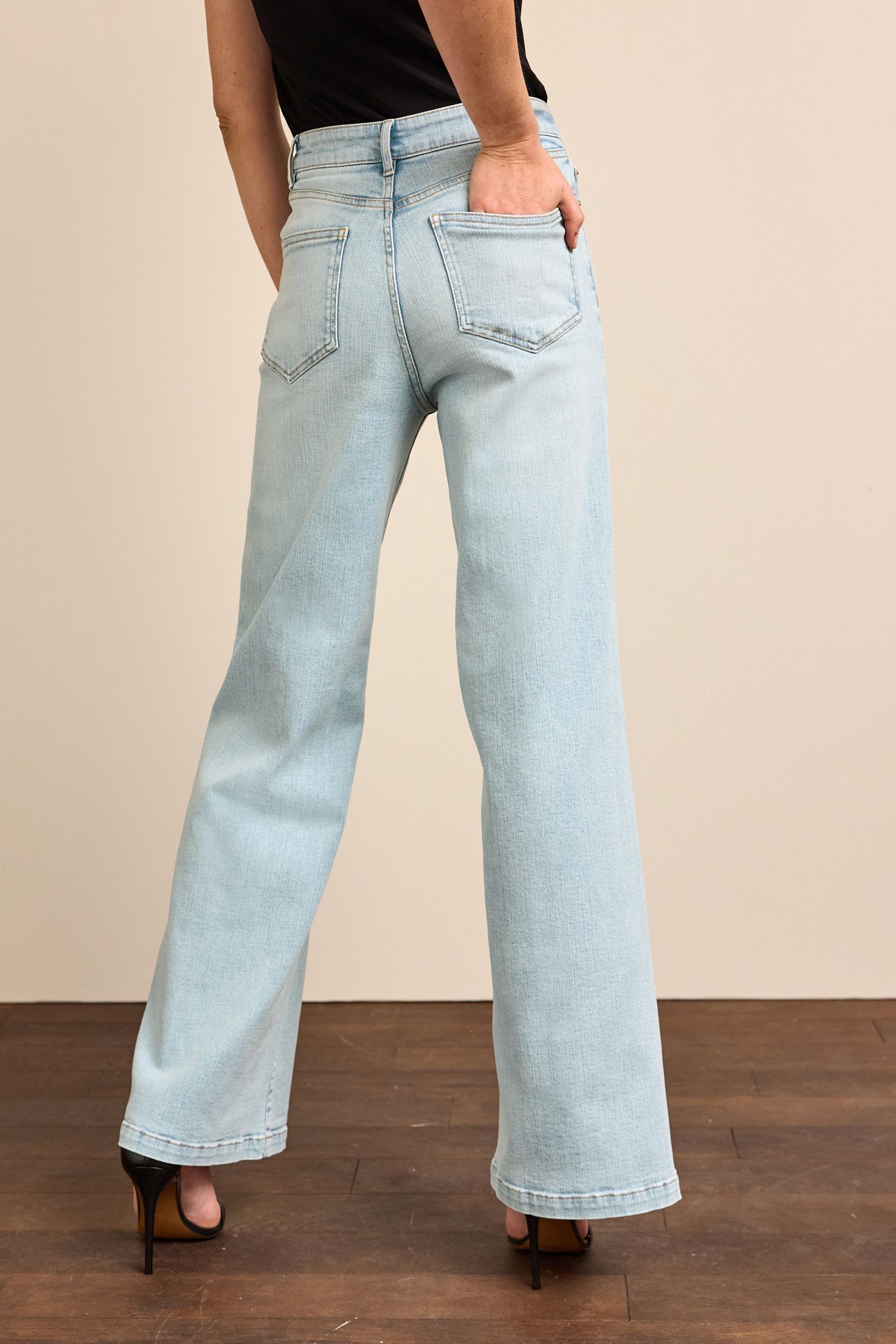 Next Weite Jeans Blue weitem Jeans Bleach mit Hourglass (1-tlg) Bein