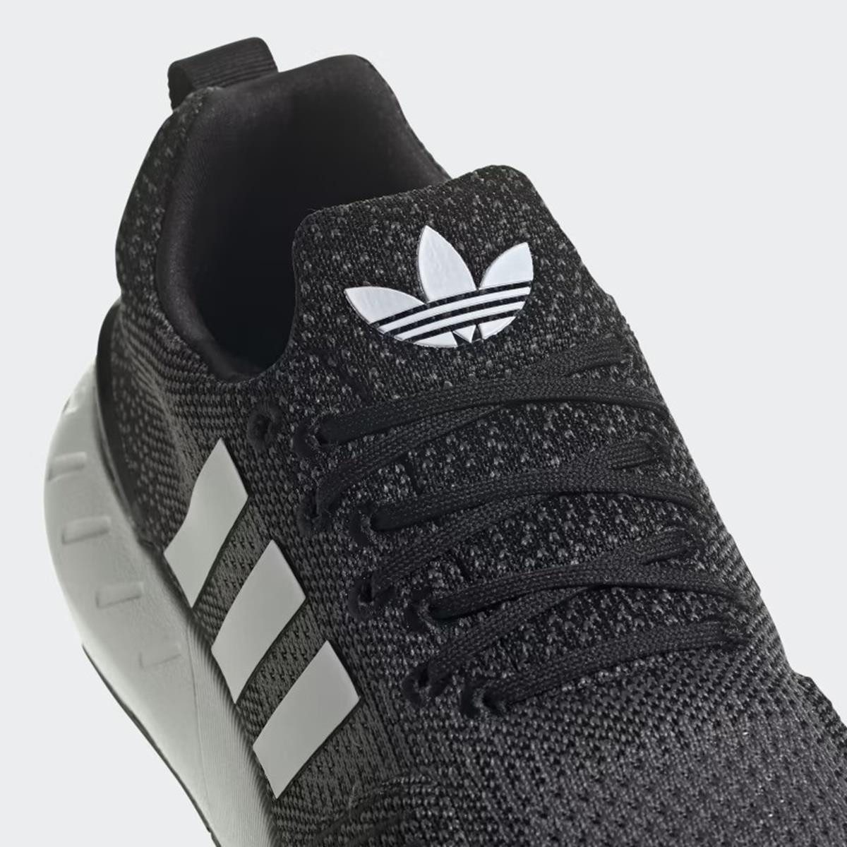 adidas Originals Swift Run 22 Sneaker
