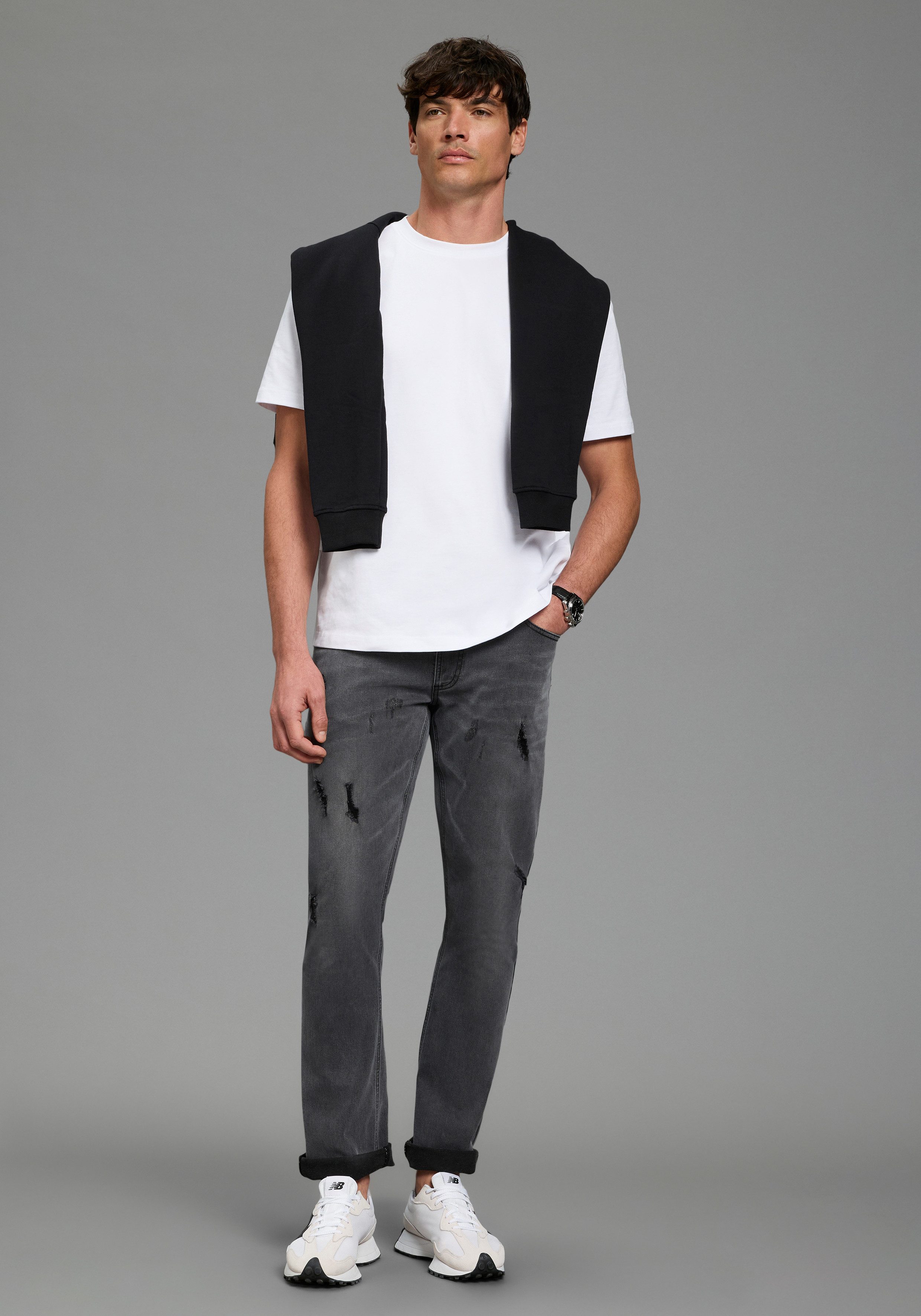Zum Outfit 11