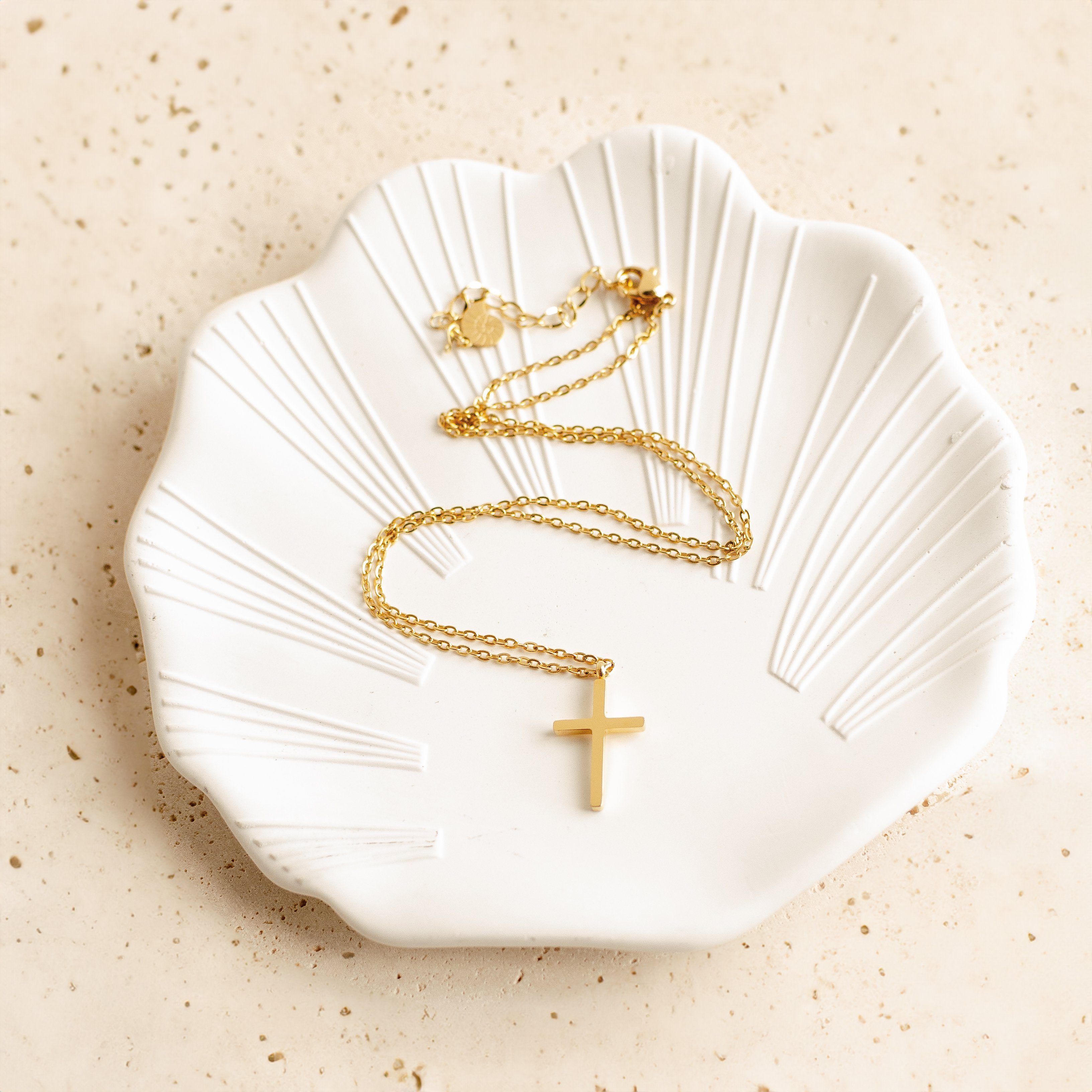 Hey Happiness Kreuzkette mit Anhänger Kreuz, wasserfest, Elegante Damen Halskette in 2 Längen, vergoldet