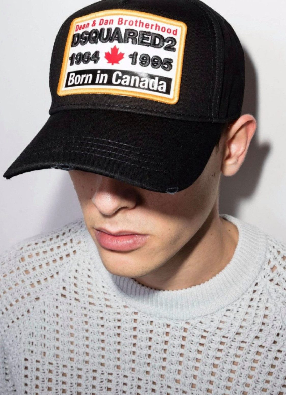 Dsquared2 Baseball Cap Canada Born Patch Distressed-Finish, gebogener Schirm, Schnallenverschluss hinten.