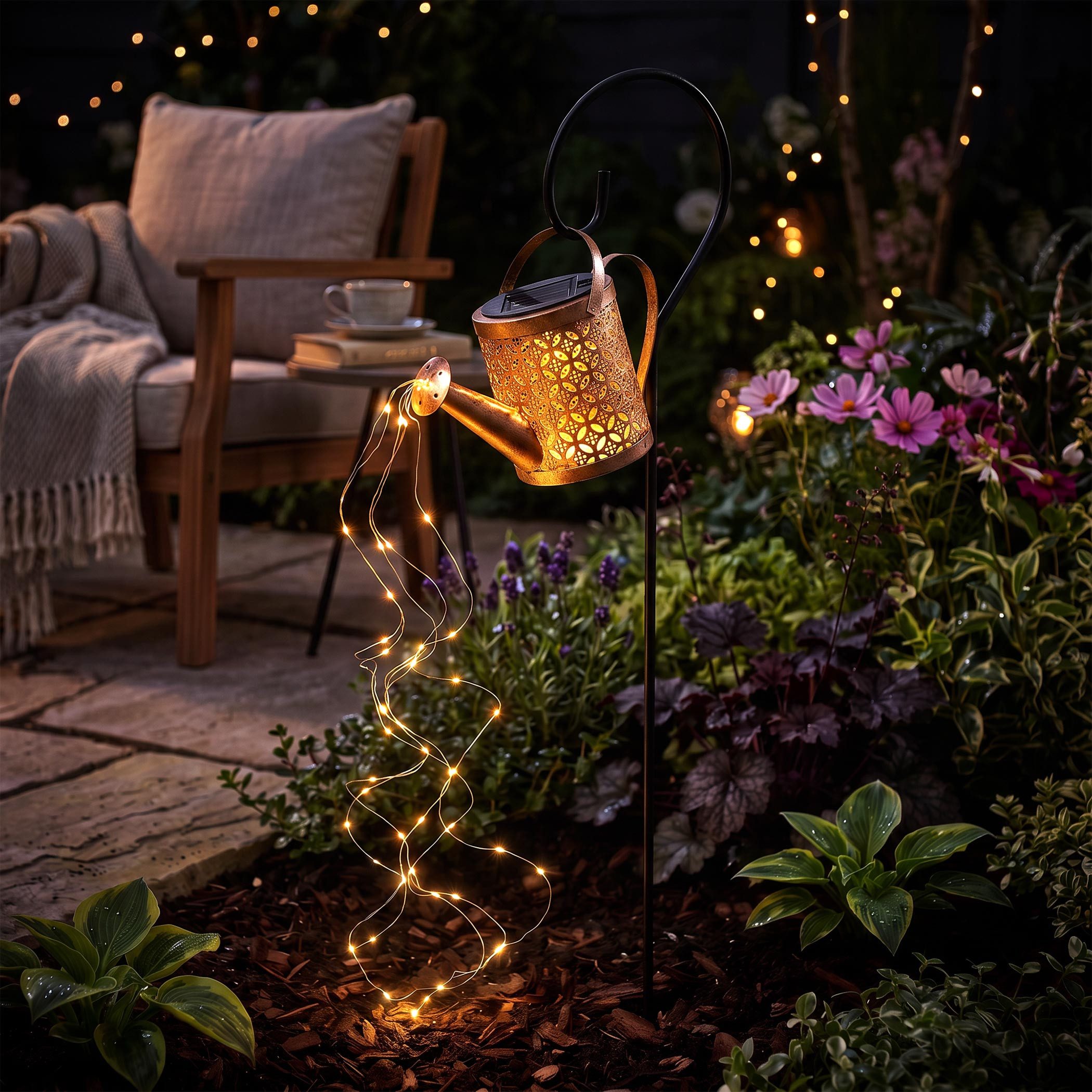 Spetebo LED Solarleuchte LED Solar Gießkanne mit Erdspieß - 21 x 16 cm, Ein-/Ausschalter, LED fest integriert, warm weiß, Garten Deko Beleuchtung 40 LED in warm weiß