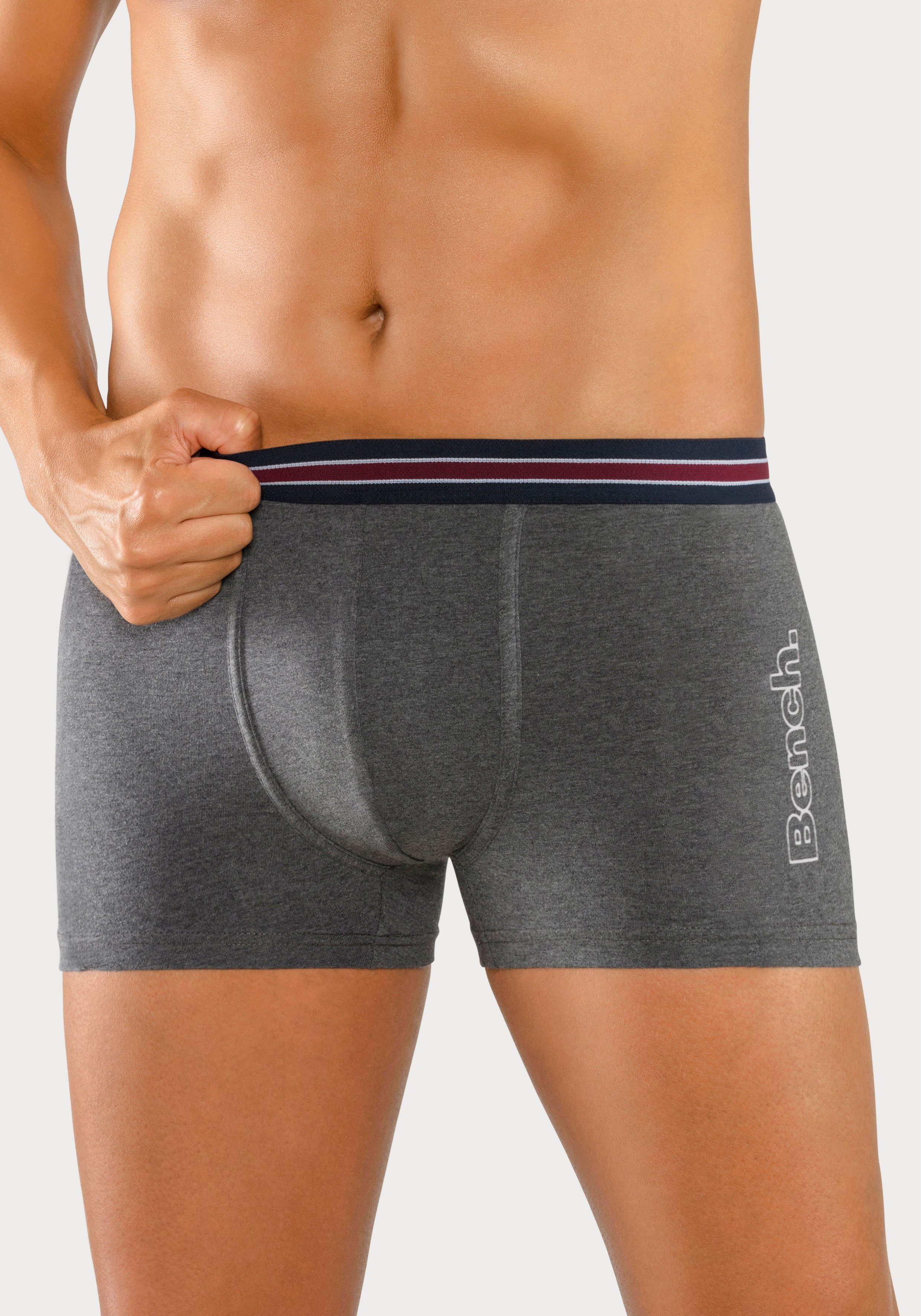 Bench. Boxer Boxershorts für Herren (Packung, 4-St) Unterhosen mit seitlichem Logo Druck