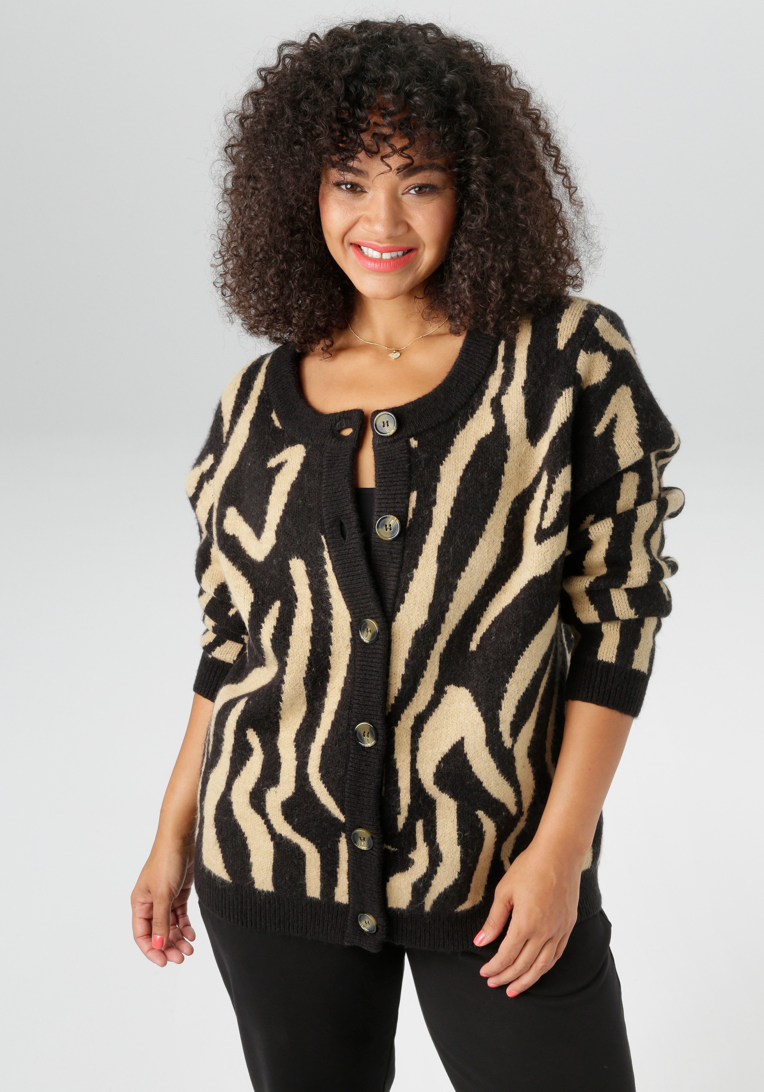 Aniston PLUS Strickjacke mit auffälligen Strickmuster günstig online kaufen