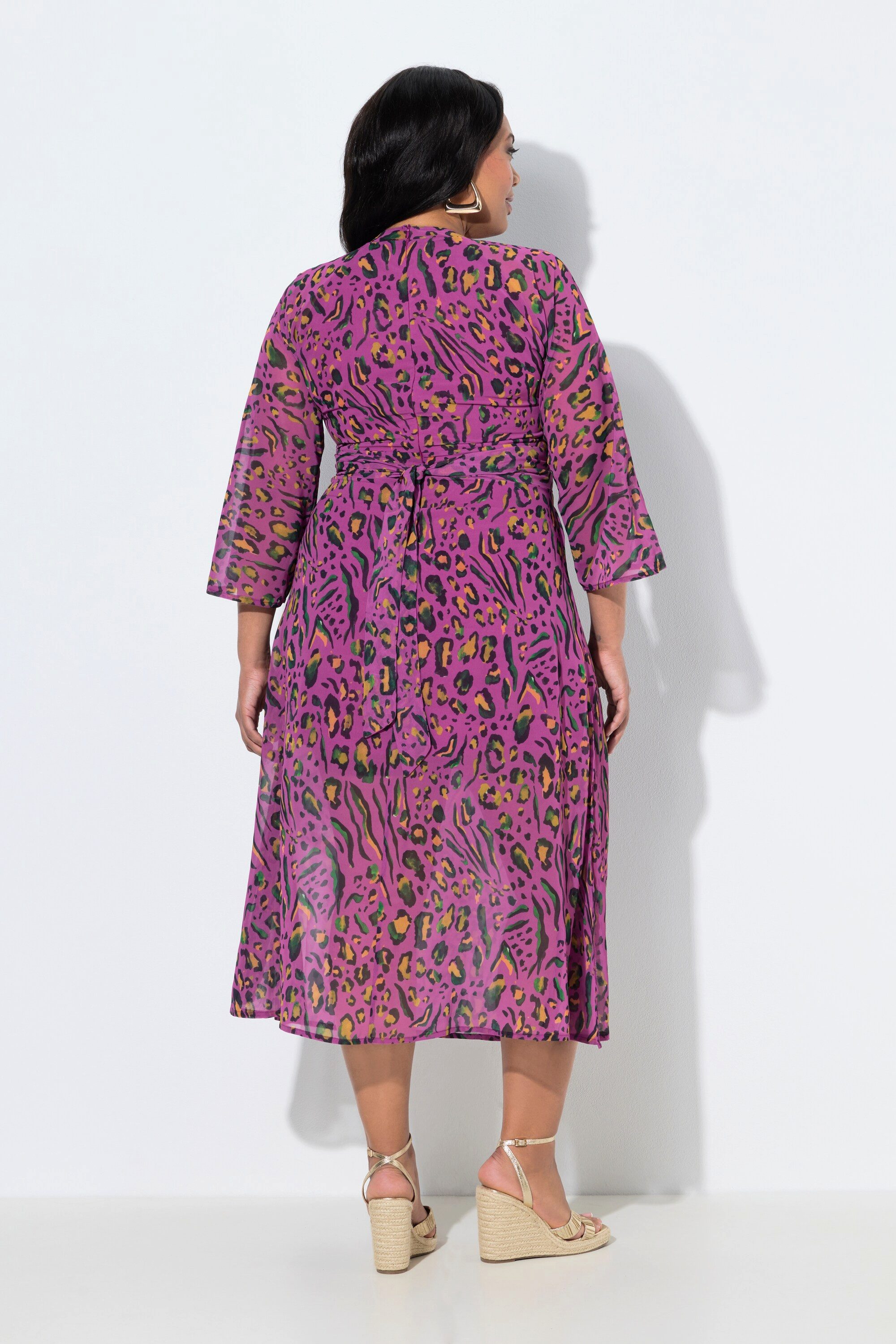 Ulla Popken Jerseykleid Jerseykleid Leomuster V-Ausschnitt