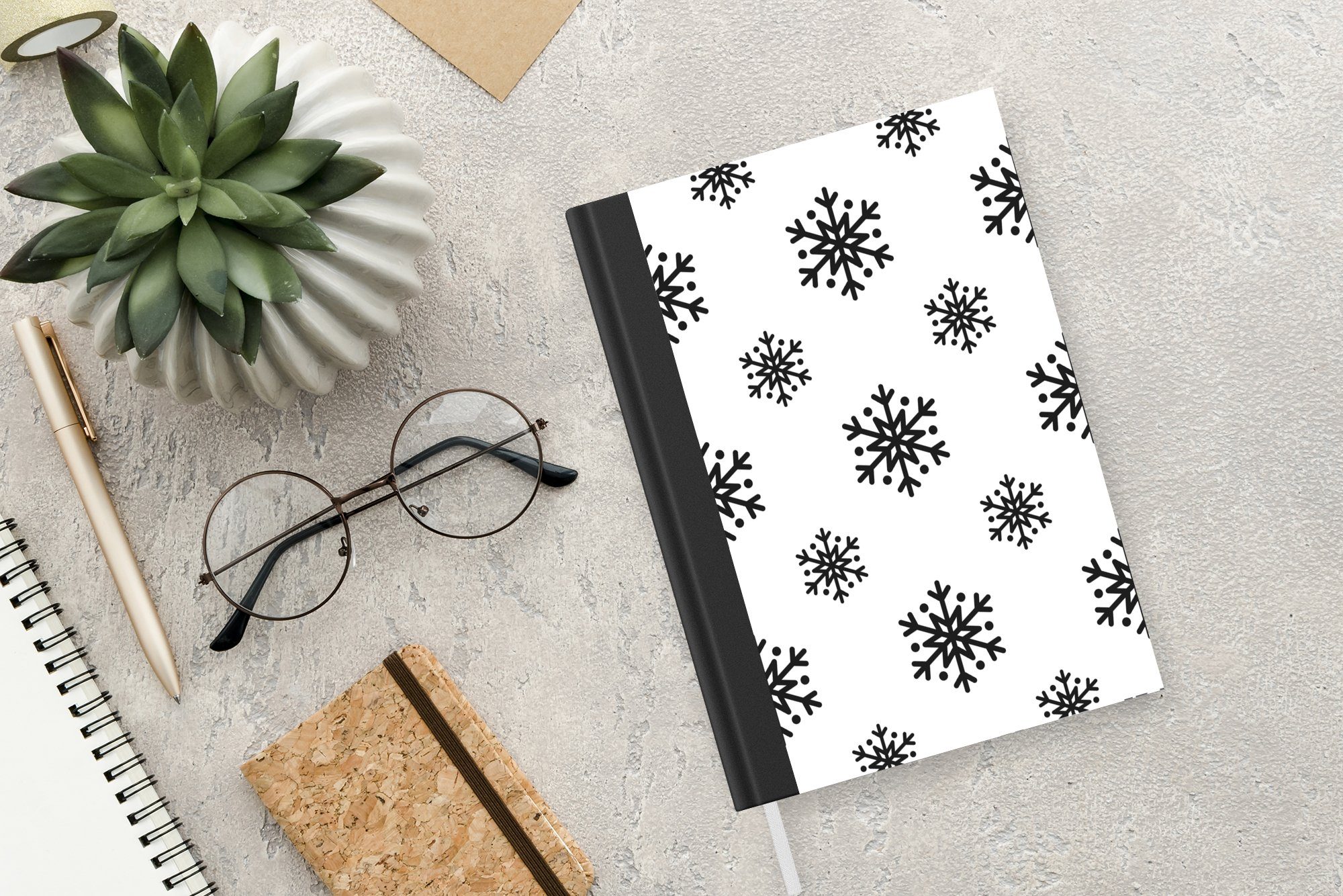 Journal, Seiten, - Merkzettel, Haushaltsbuch Winter Muster, - MuchoWow Tagebuch, Notizheft, A5, Weiß Notizbuch Schwarz Schneeflocke 98 - -