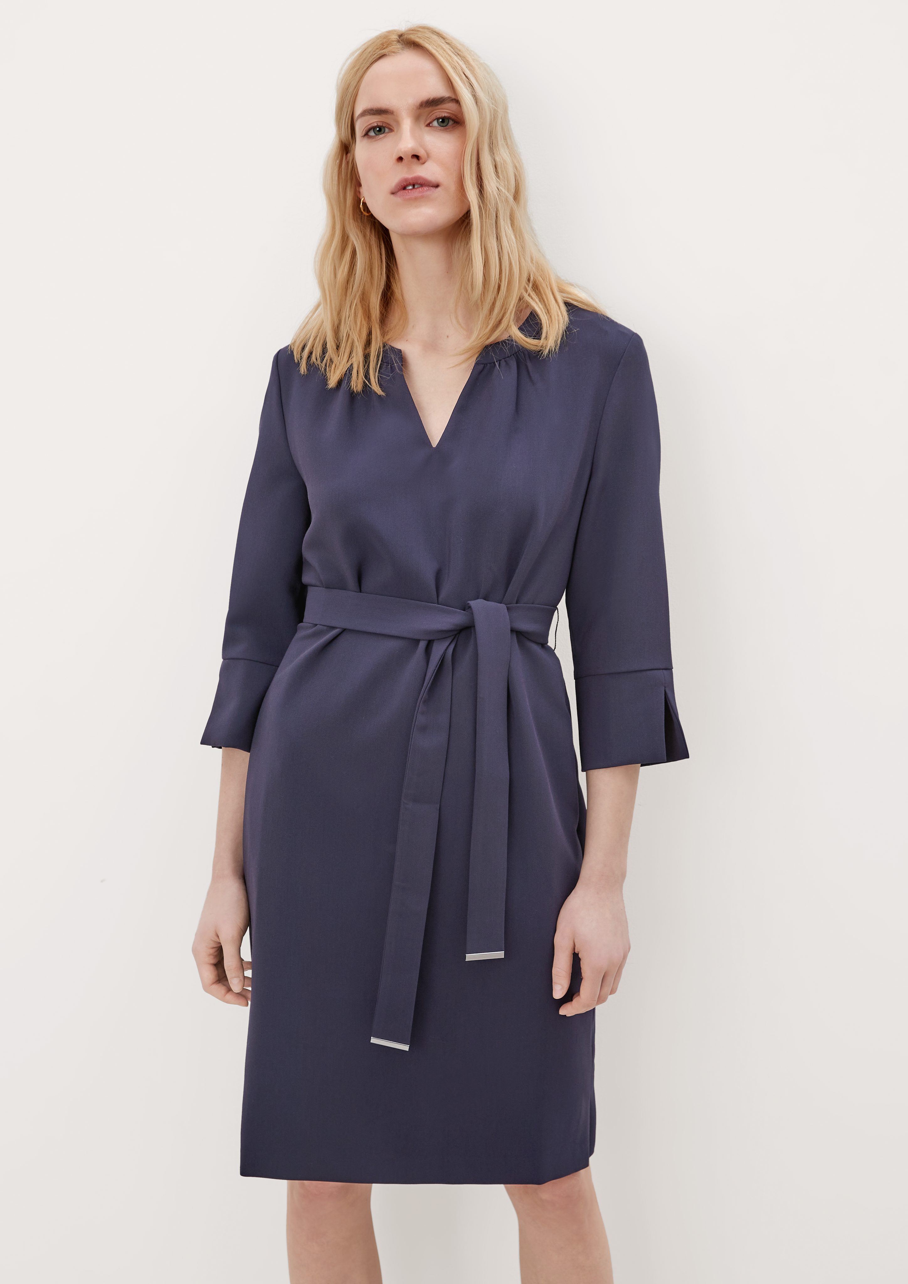 Minikleid Elegantes Stretchkleid mit Gürtel