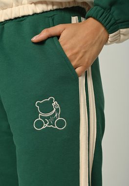 Tom Barron Trainingsanzug mit Yiemboidery-Design