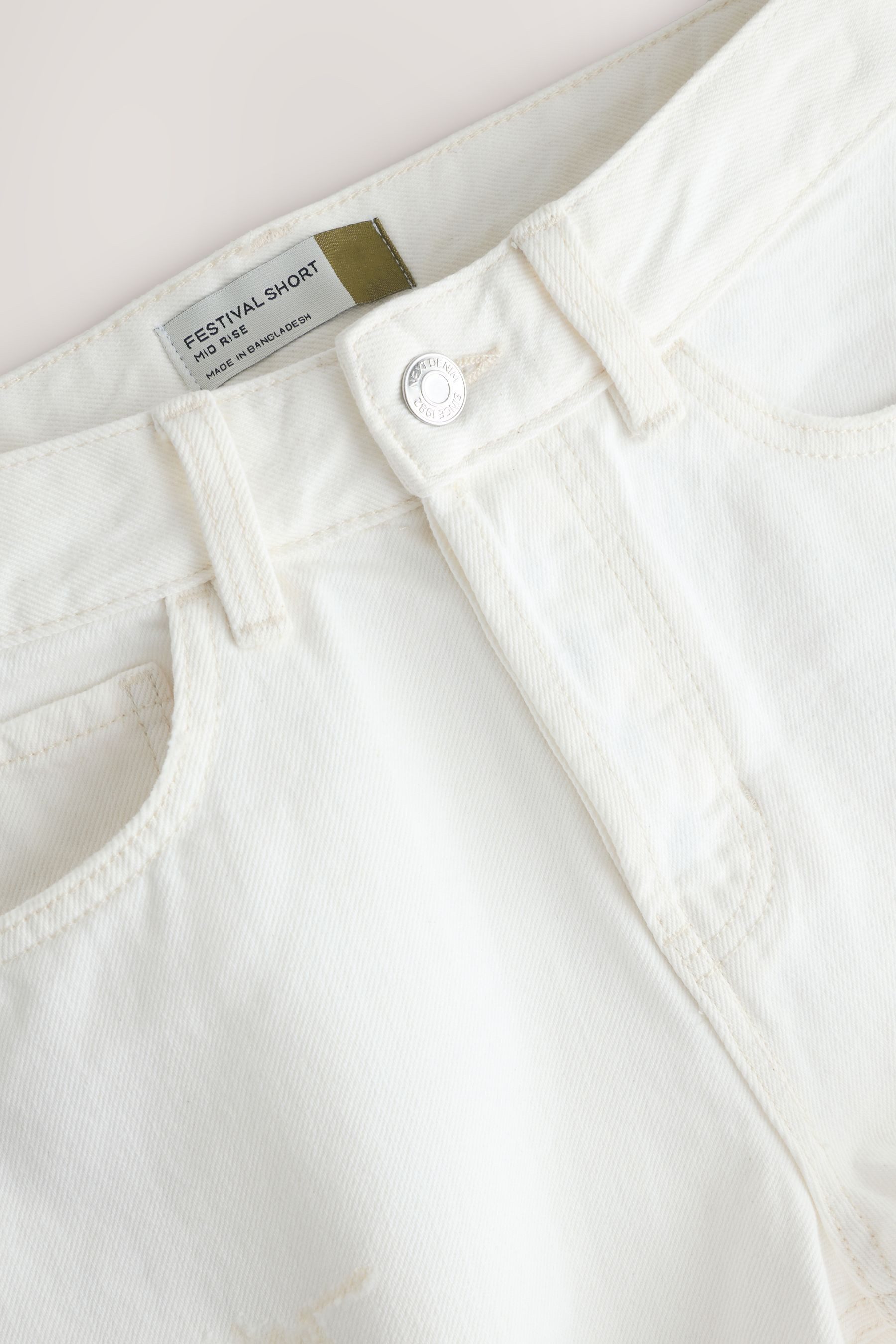 Next Jeansshorts Festival Denimshorts mit unvesäubertem Saum (1-tlg)