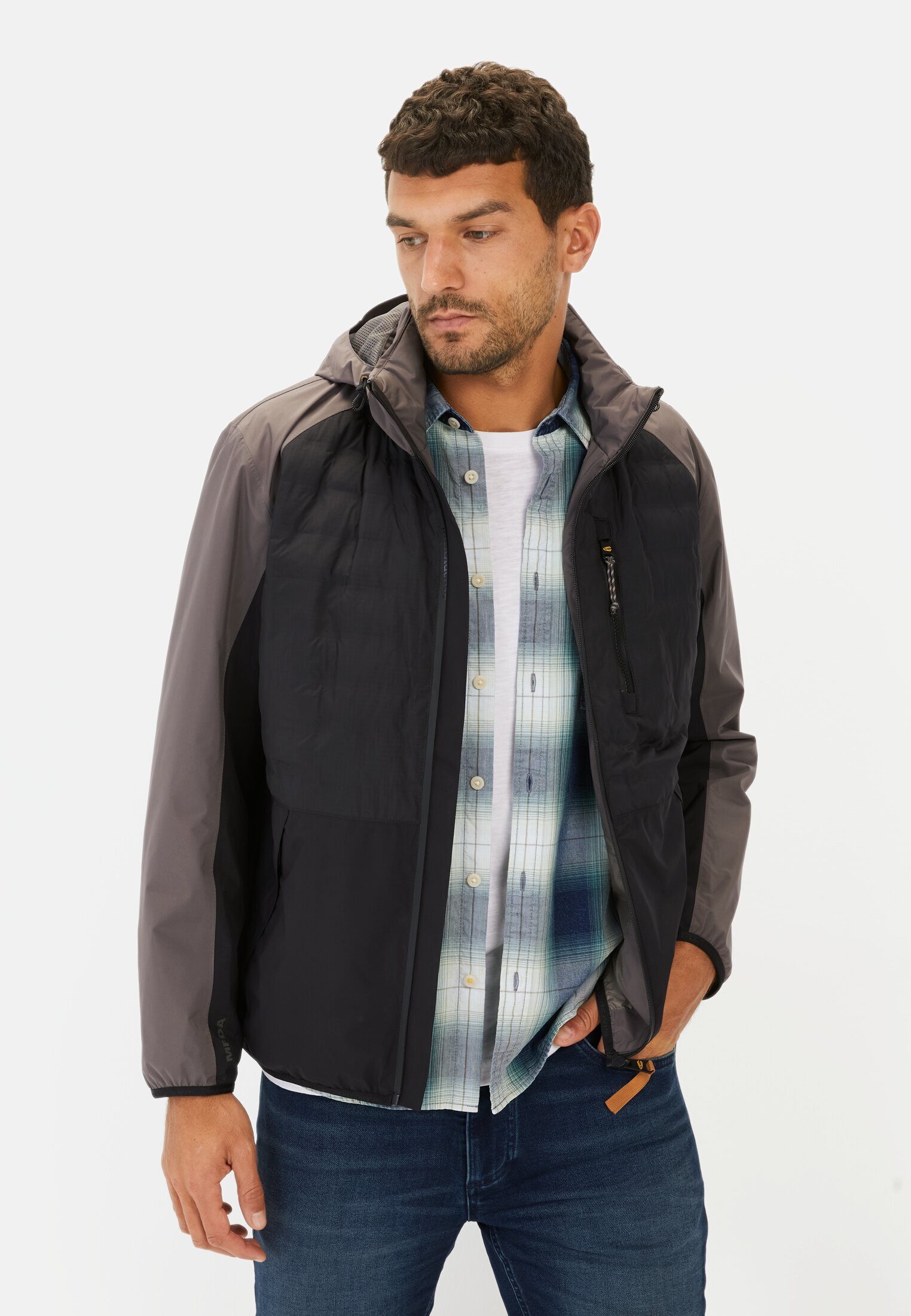 Funktionsjacke mit abnehmbarer Kapuze