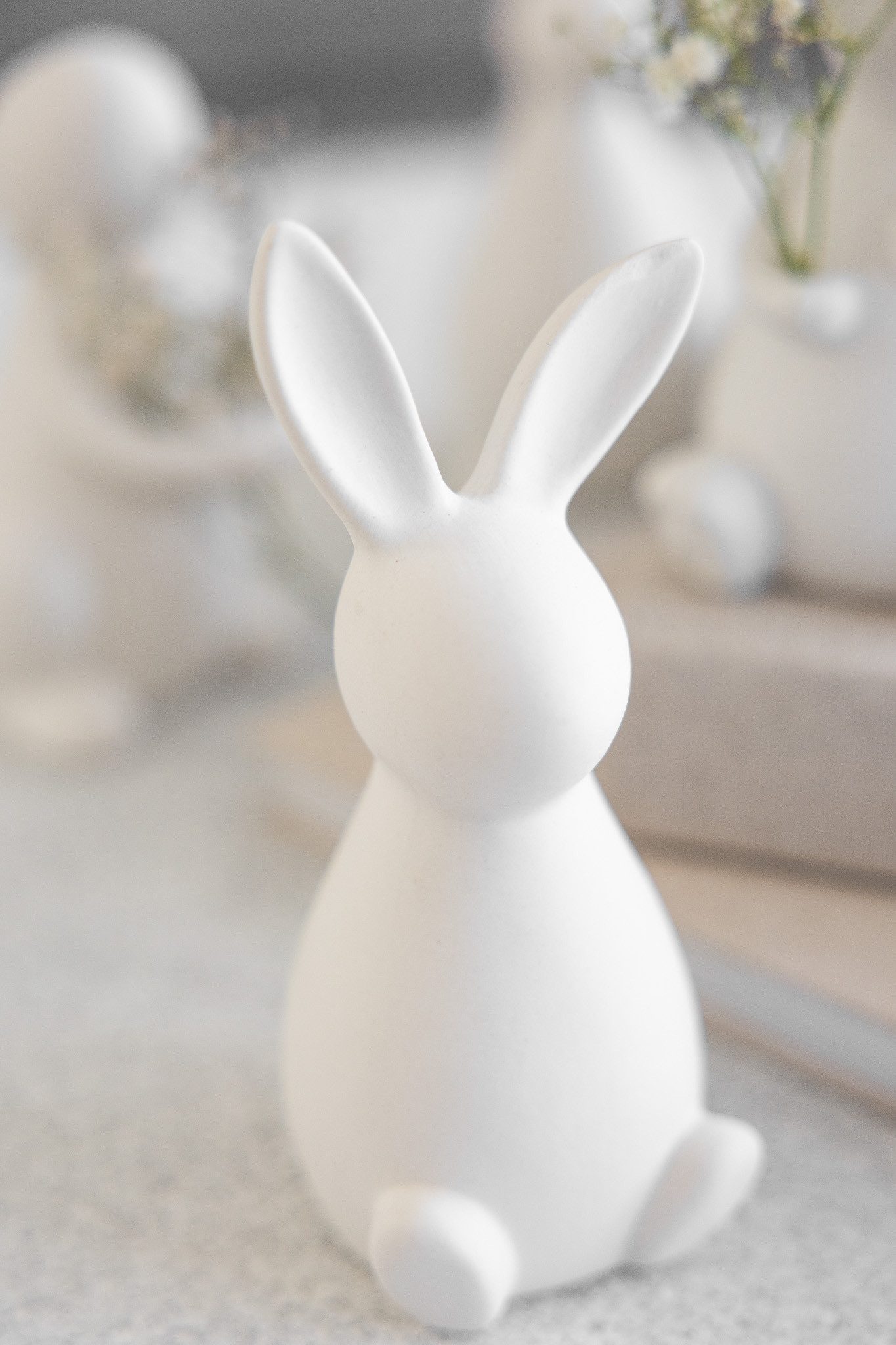 Storefactory Dekofigur Osterhase Hector weiß H16cm – Moderne Keramik-Osterdeko, Matt-Finish