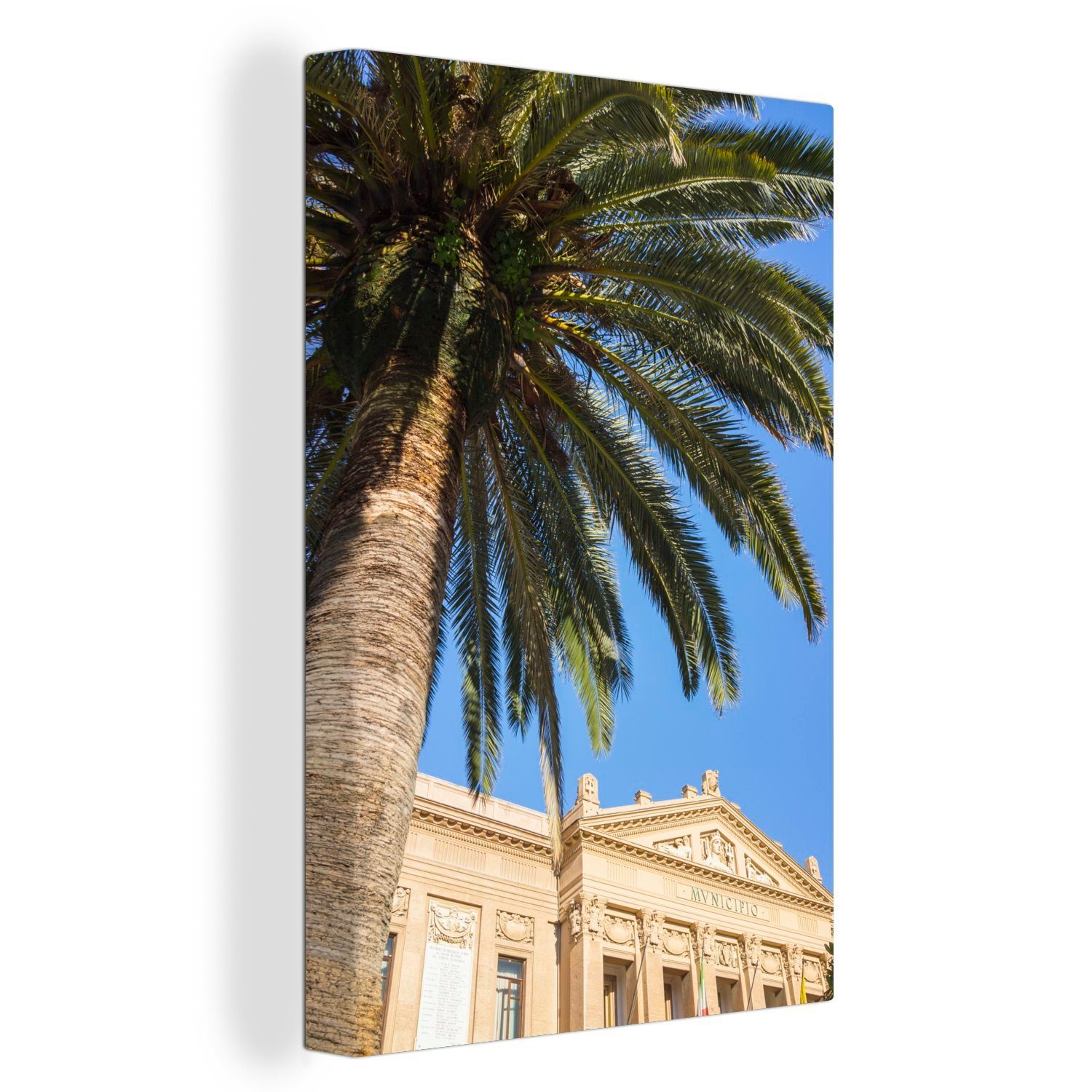 OneMillionCanvasses® Leinwandbild Eine Palme vor einem Hotel in Messina Sizilien Italien, (1 St), Leinwandbild fertig bespannt inkl. Zackenaufhänger, Gemälde, 20x30 cm