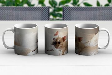 MuchoWow Tasse Französische Bulldogge - Bank - Vorleger, Keramik, Kaffeetassen, Teetasse, Becher, Teetasse, Geschenk
