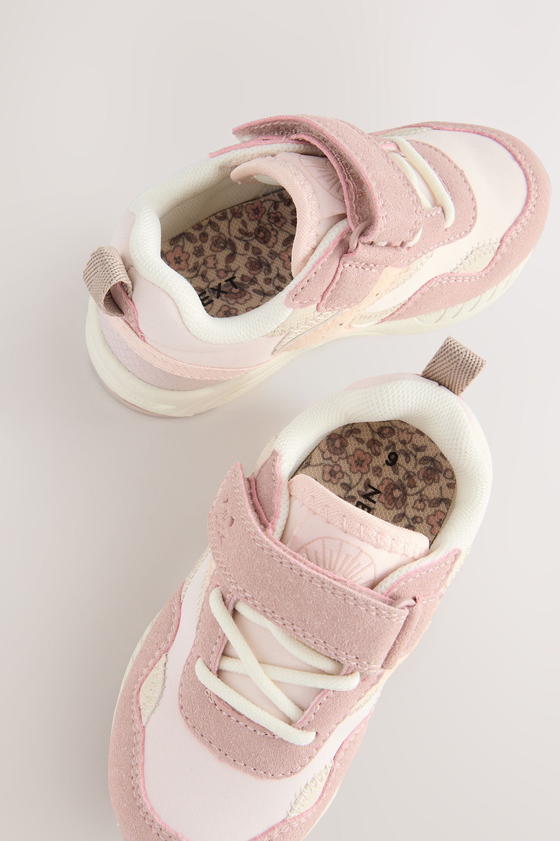 Next Sneaker Klettverschluss und Elastikschnürsenkel Sneaker (1-tlg)