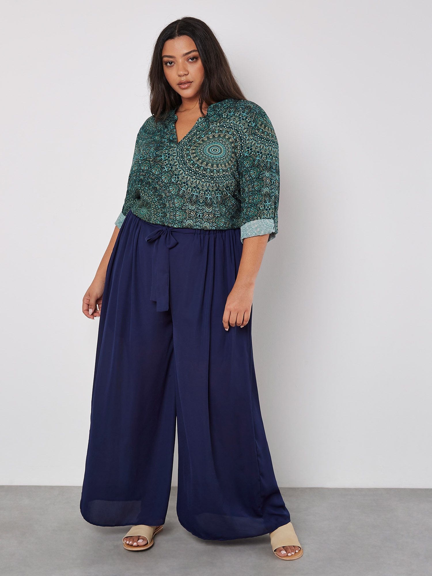 Klassische Bluse Mandala-Muster