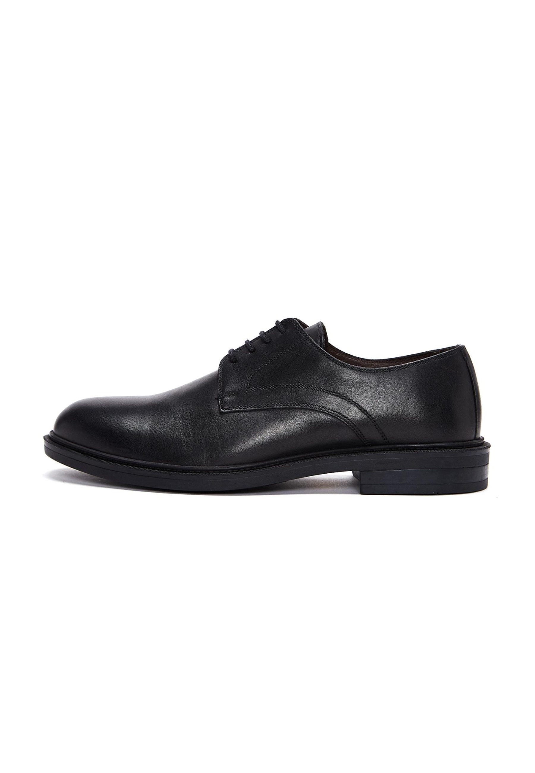 Schnürschuhe aus Leder Schnürschuh