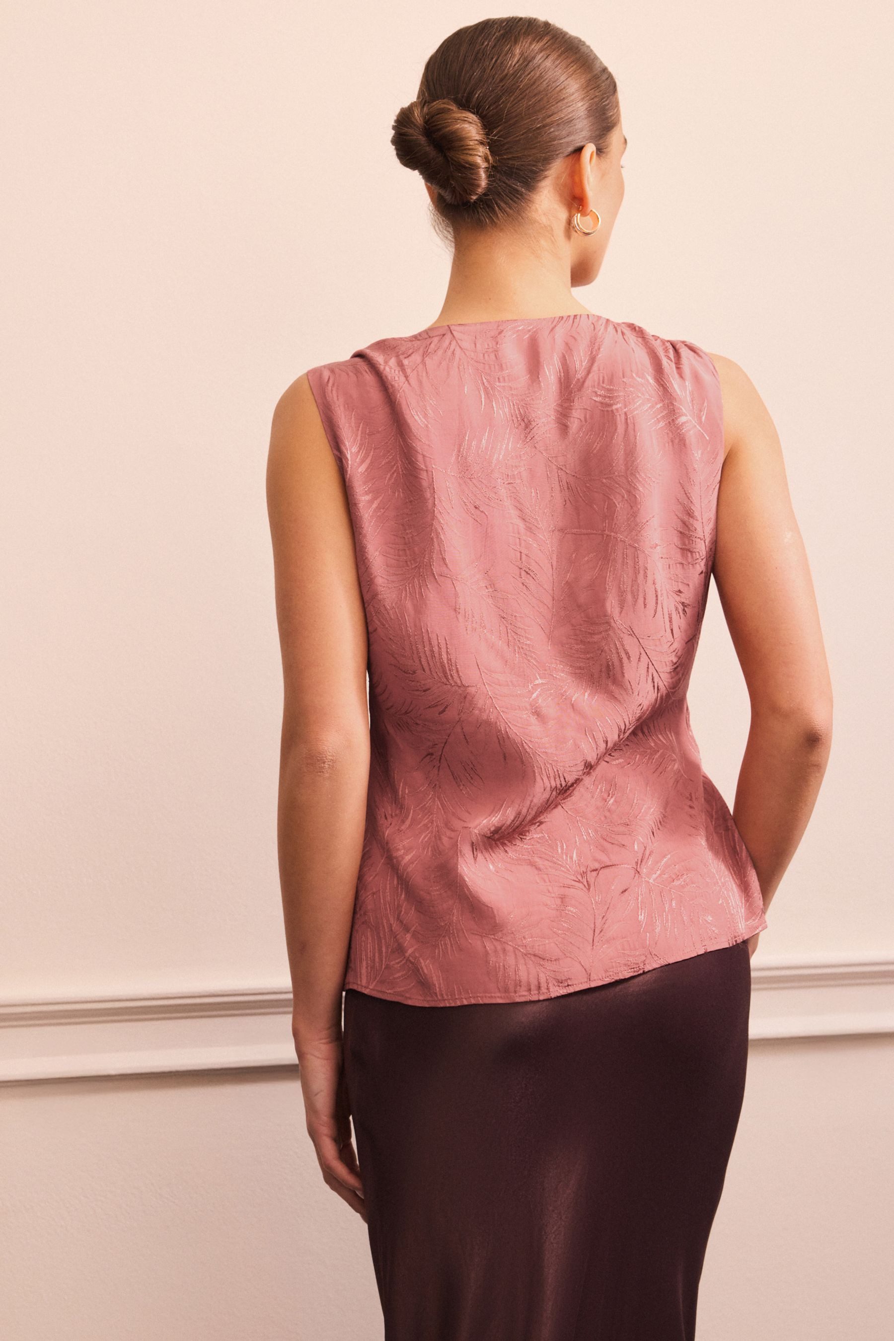 Next Blusentop Ärmelloses, asymmetrisches Jacquard-Oberteil (1-tlg) günstig online kaufen